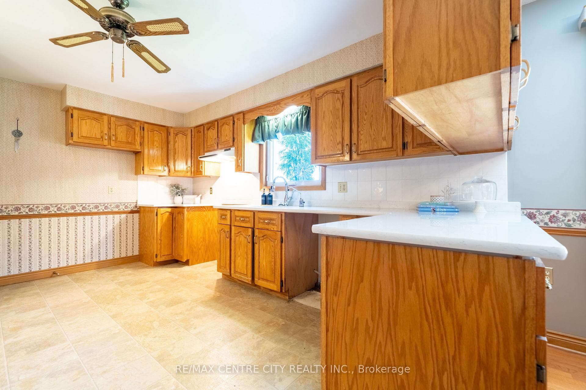 2200 Katesville Drive photo 17