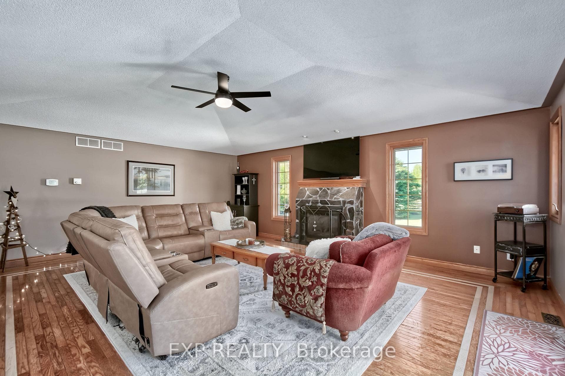 57186 Eden Line photo 24