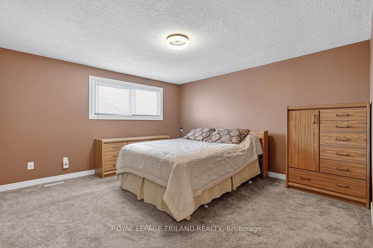 1095 Jalna Boulevard Unit 11 photo 12