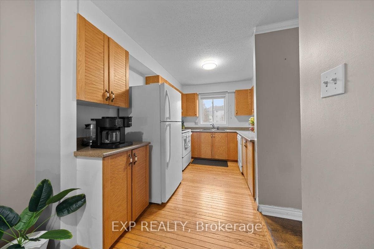 140 Castlegreen Private photo 5