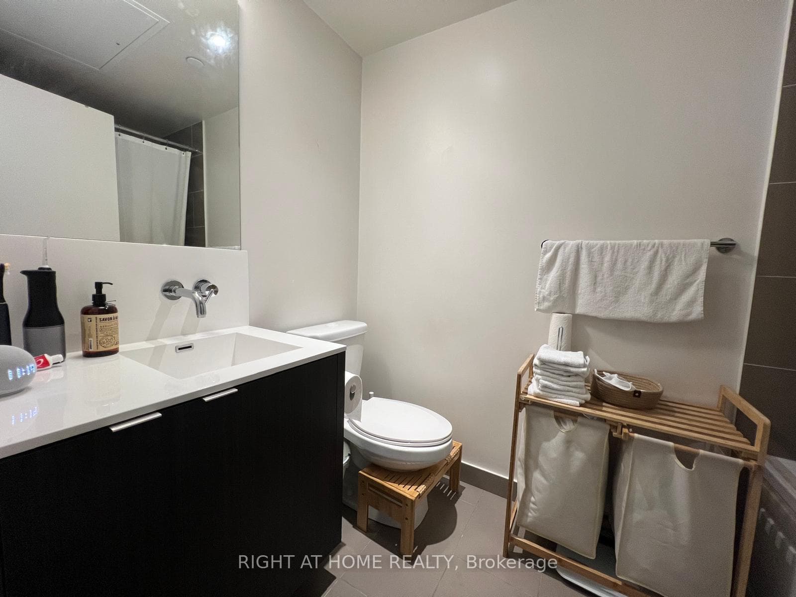 88 Harbour Street Unit 1206 photo 9