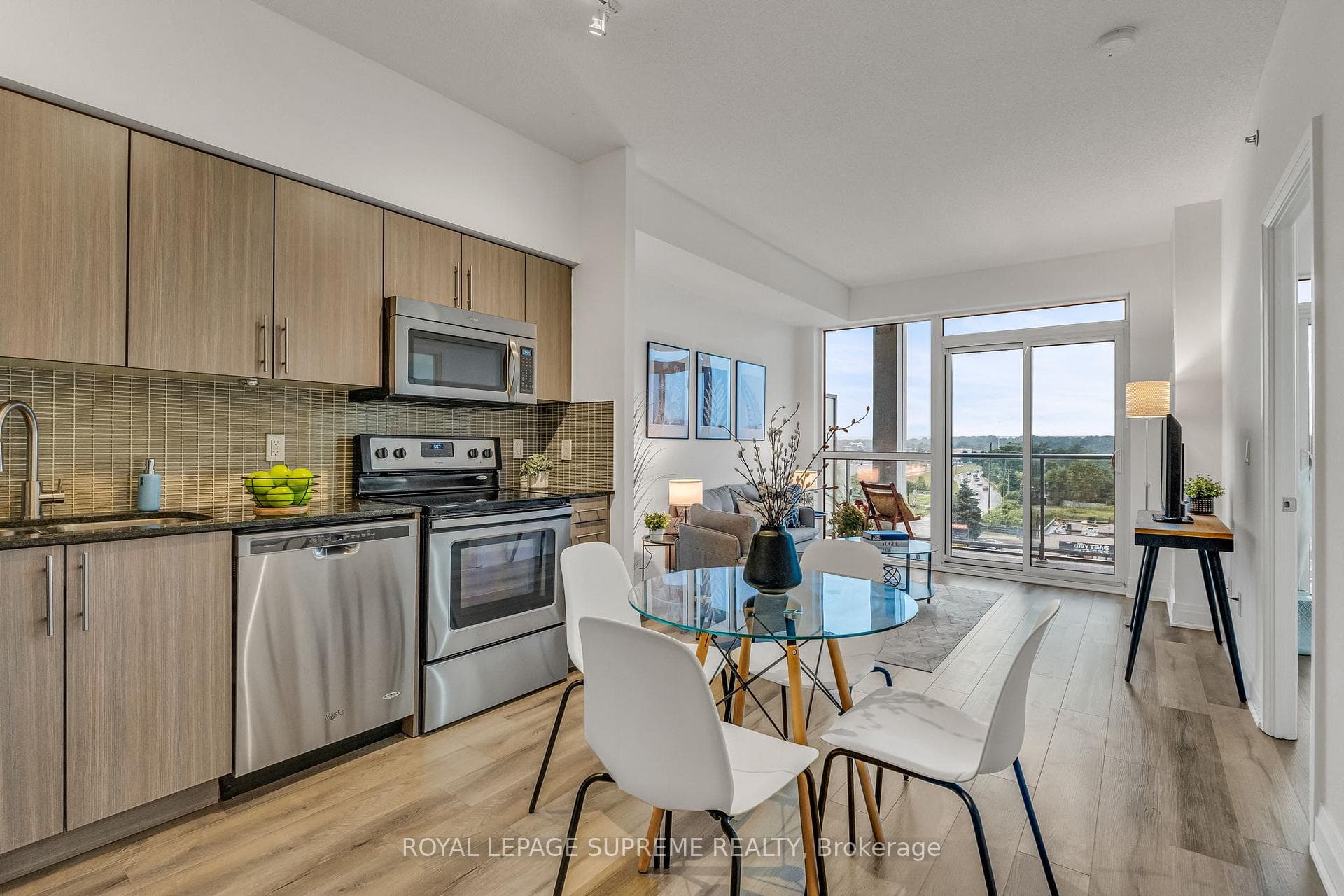 65 Speers Road Unit 612 photo 3