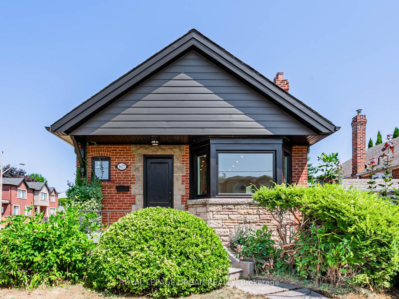 1627 Woodbine Heights Boulevard Unit Main photo 1