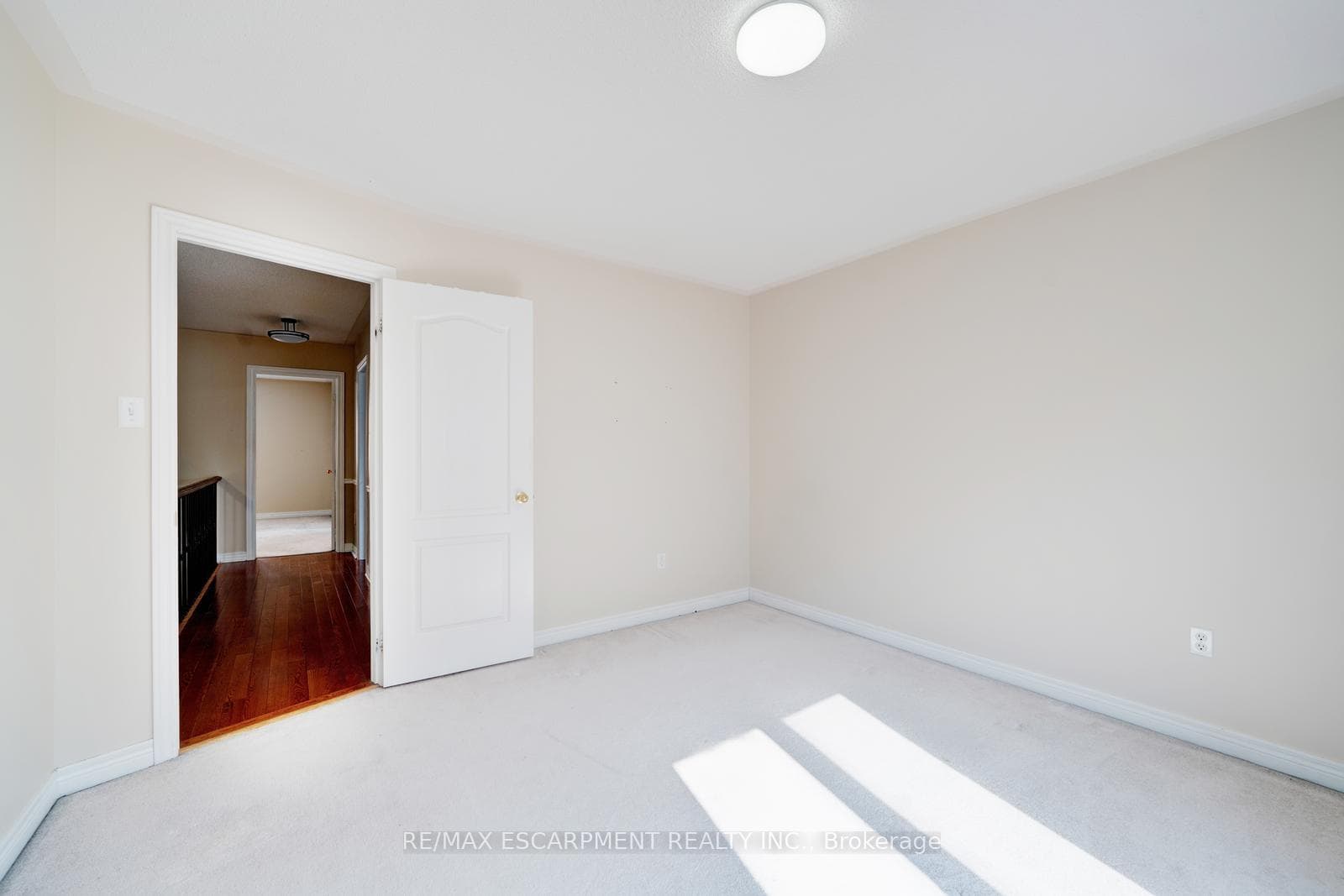 23 Grubin Avenue photo 30