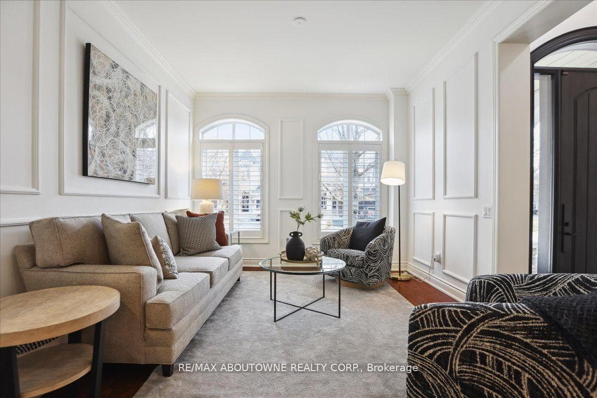 174 Tawny Crescent photo 5