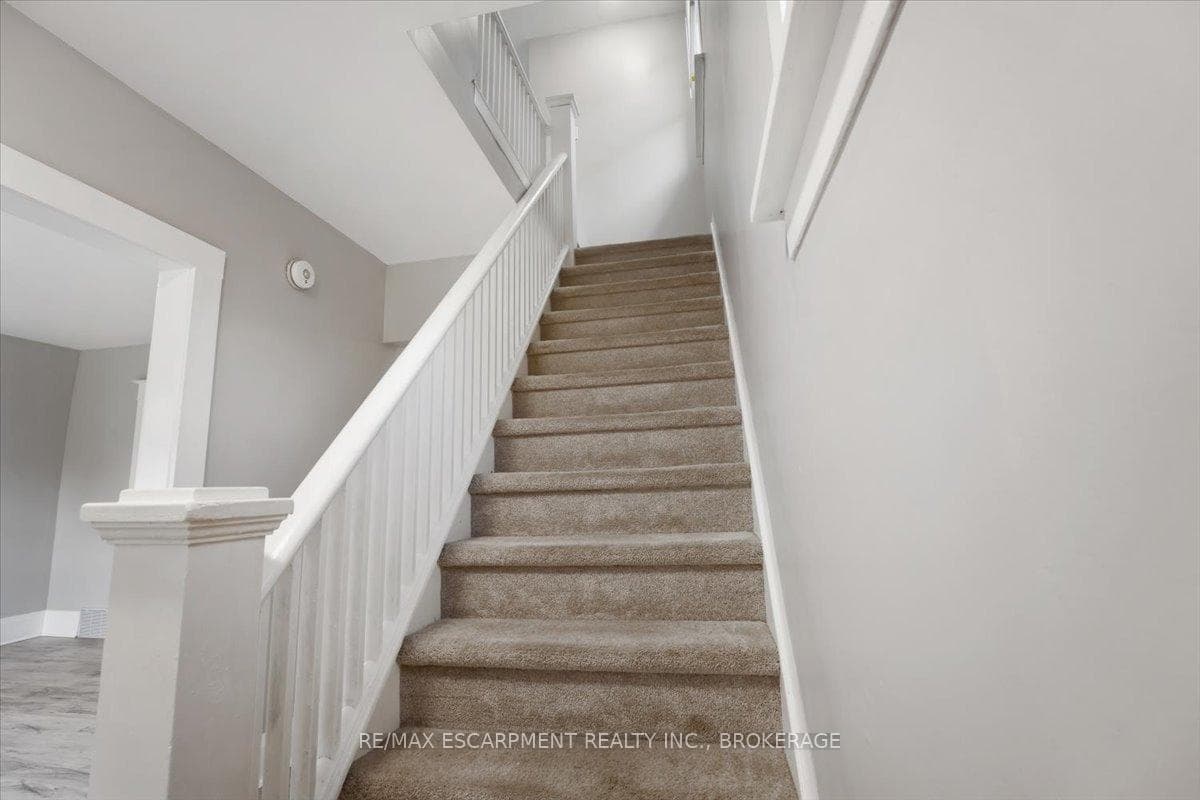 3 Carleton Street Unit Main photo 15