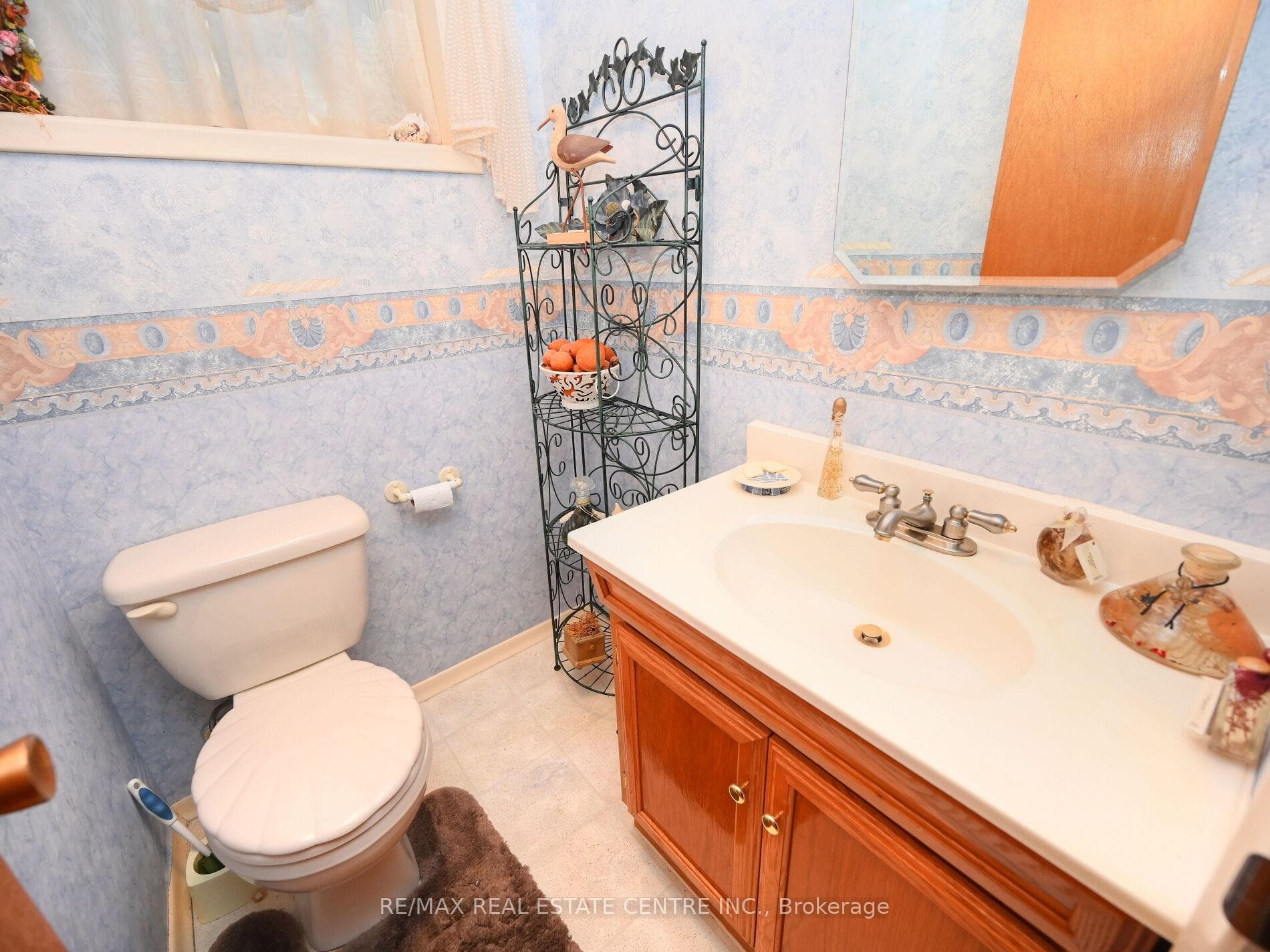 3690 Holden Crescent photo 35