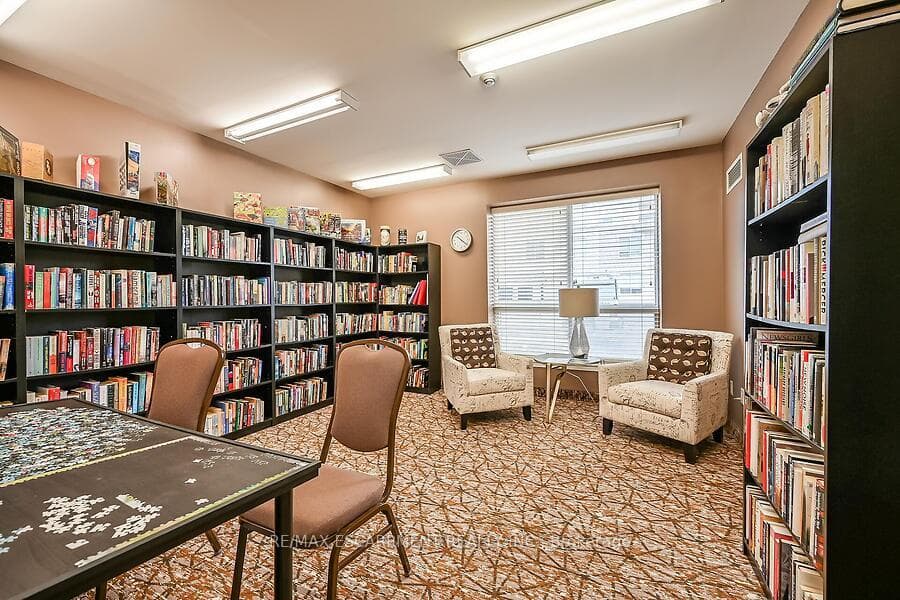 3000 Creekside Drive Unit 601 photo 34