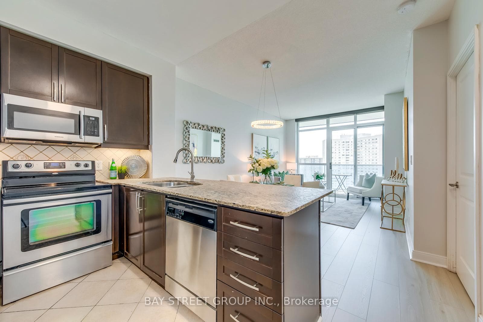 80 Absolute Avenue Unit 1405 photo 10