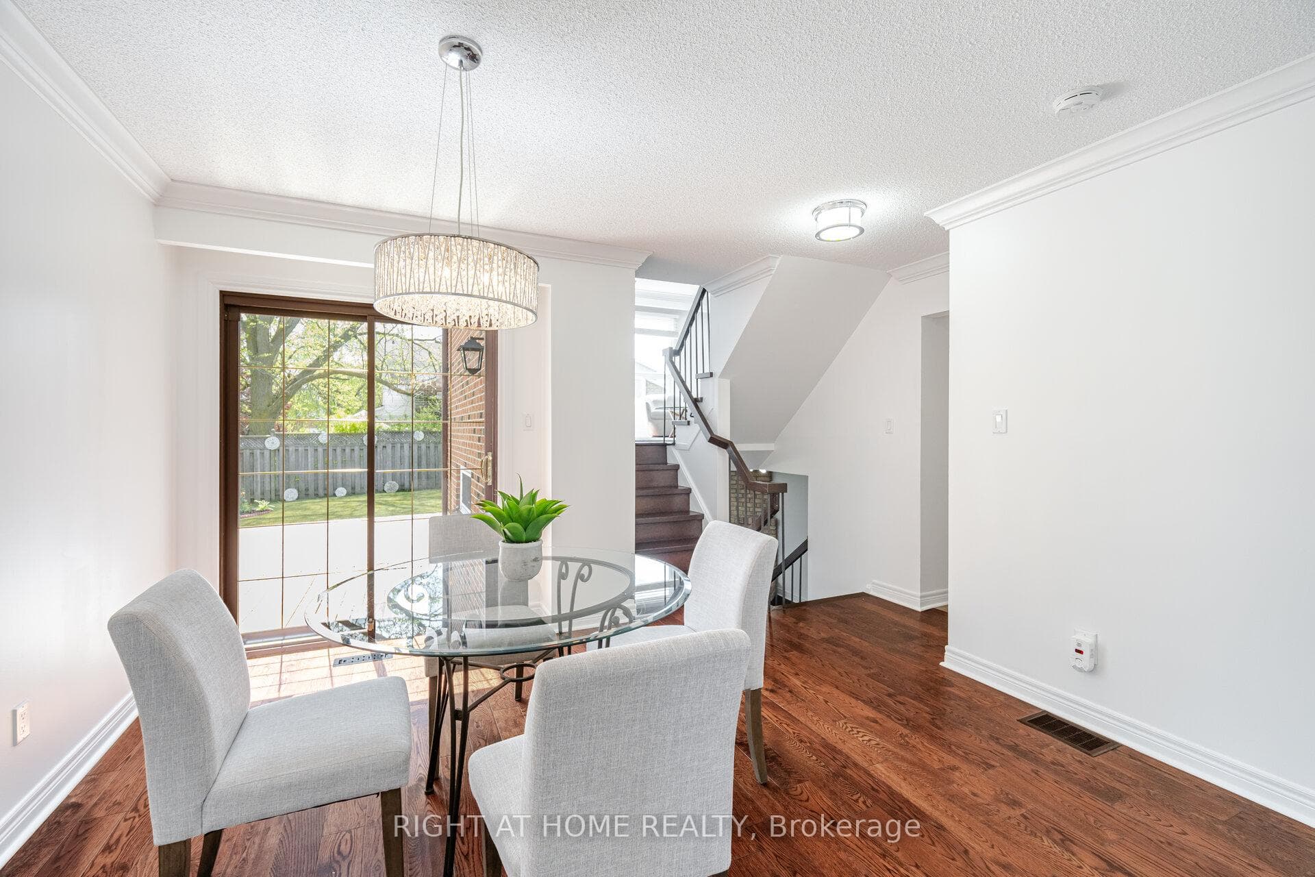 6 Winterfold Drive photo 7