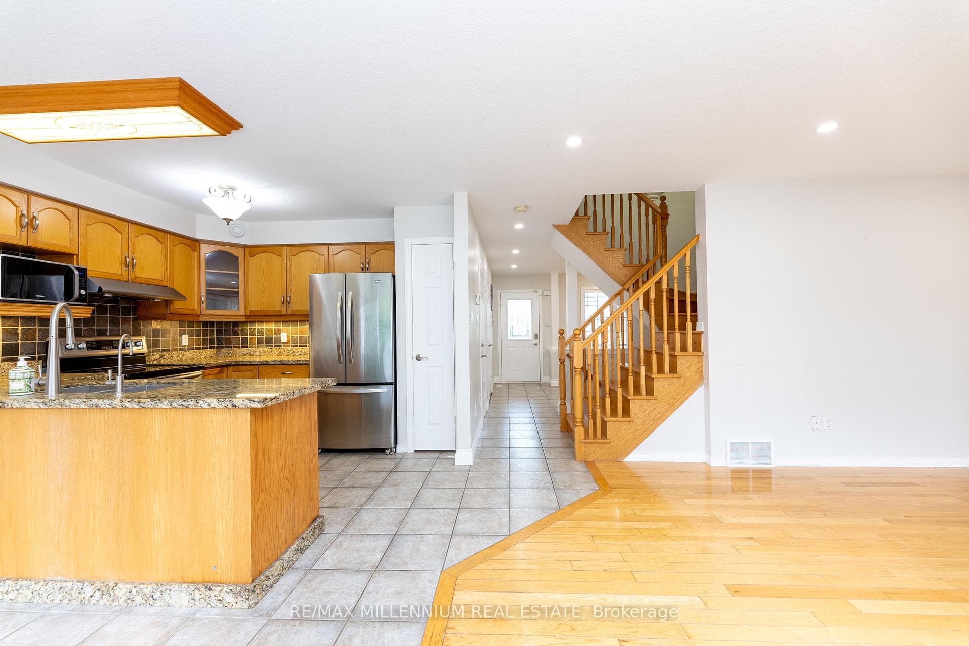 7 Graham Crescent photo 13