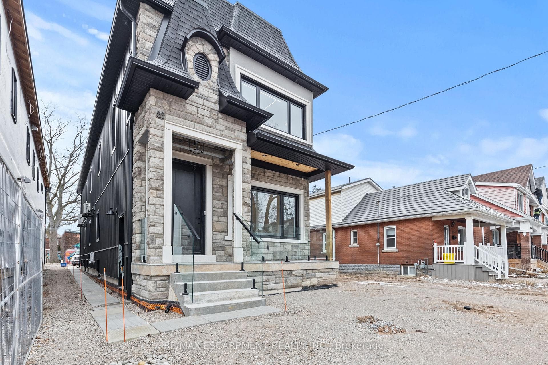 83 MELBOURNE Street Unit 2 photo 2