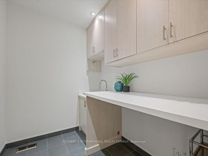1487 Lakeshore Road photo 30