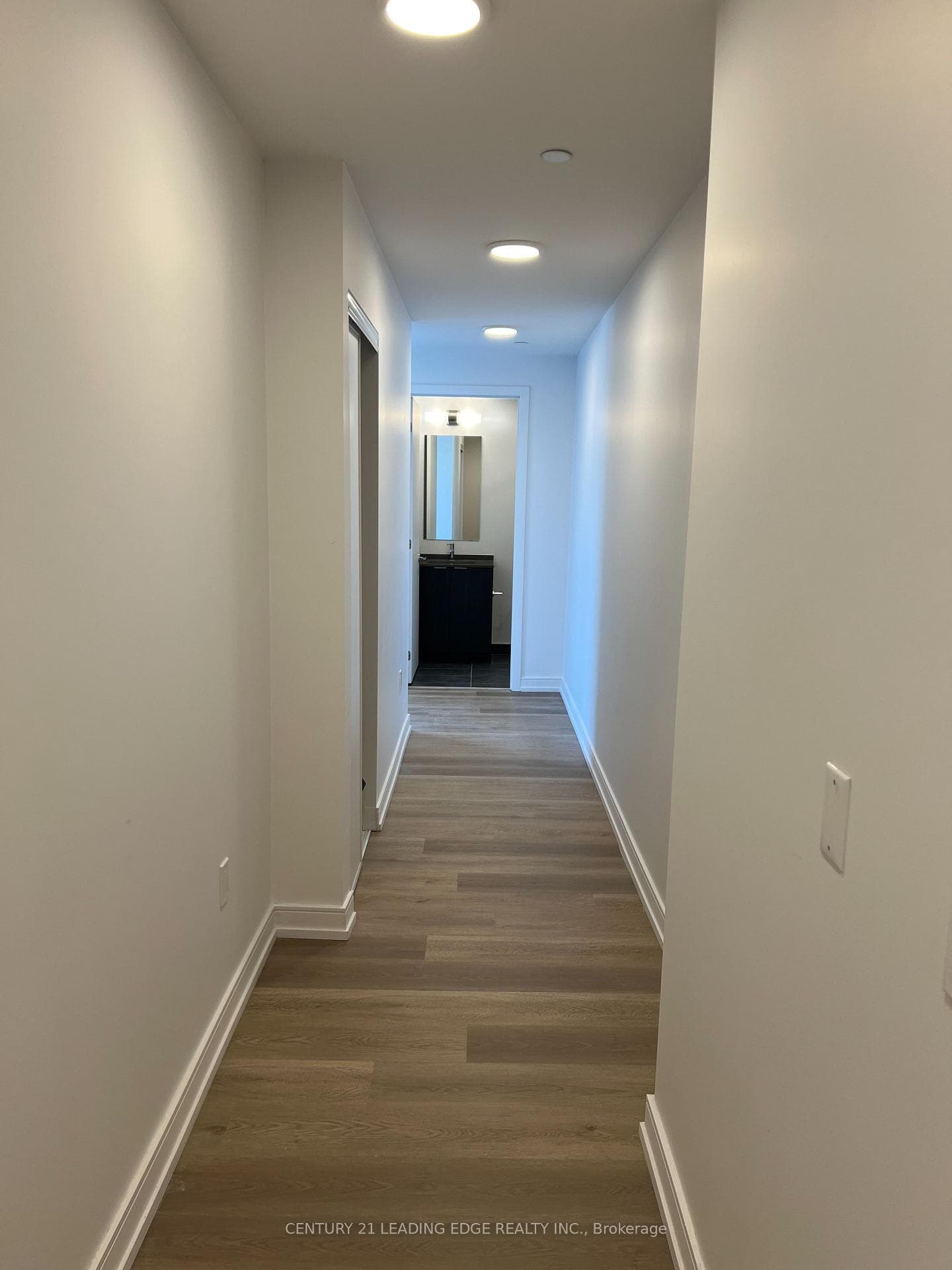 1 Jarvis Street Unit 1510 photo 3