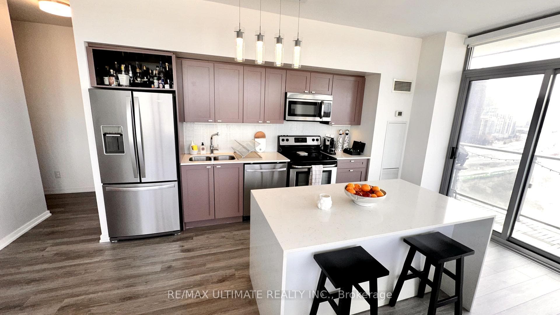 105 The Queensway N/A Unit 1610 photo 23