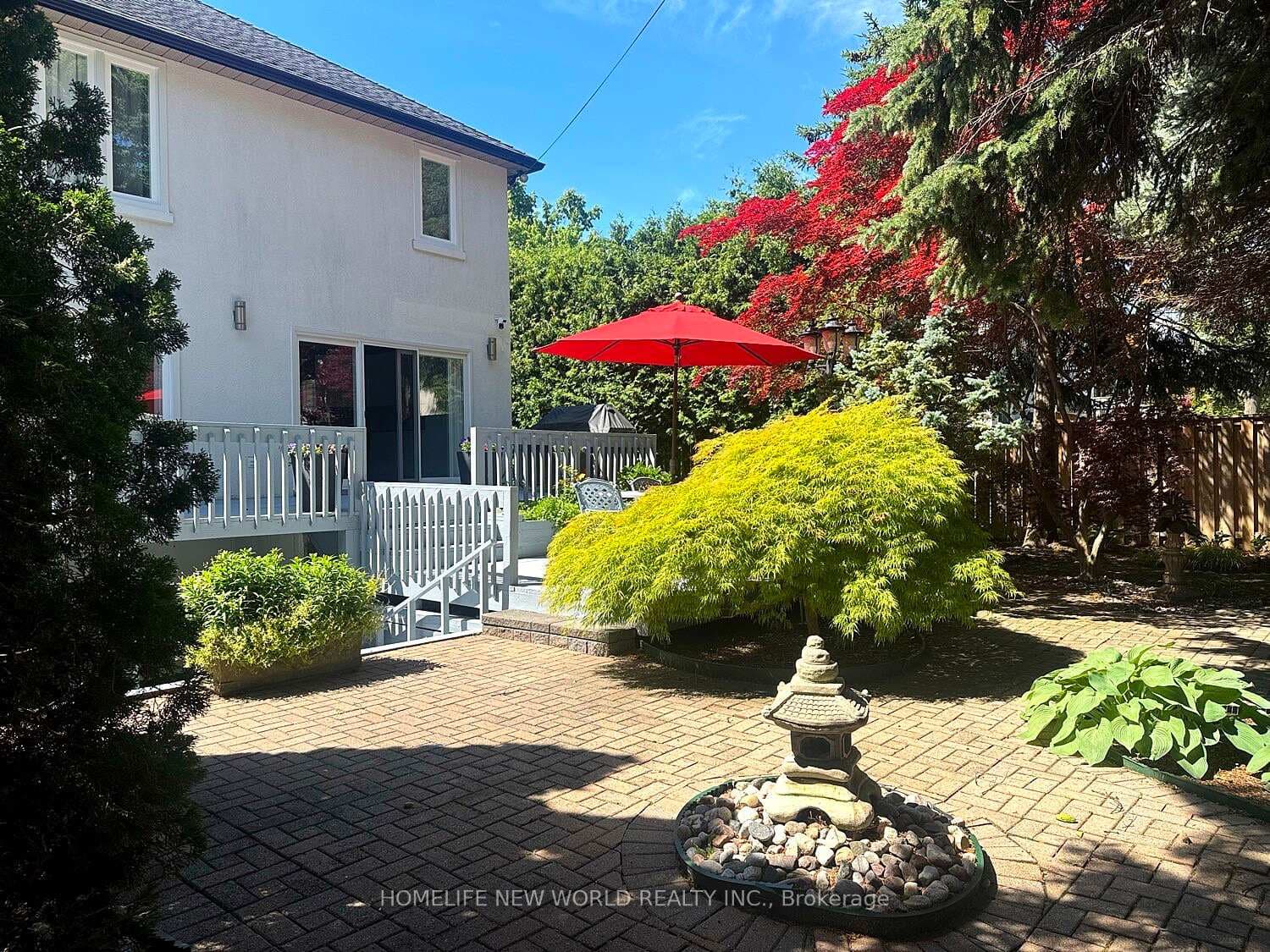594 Woburn Avenue photo 35