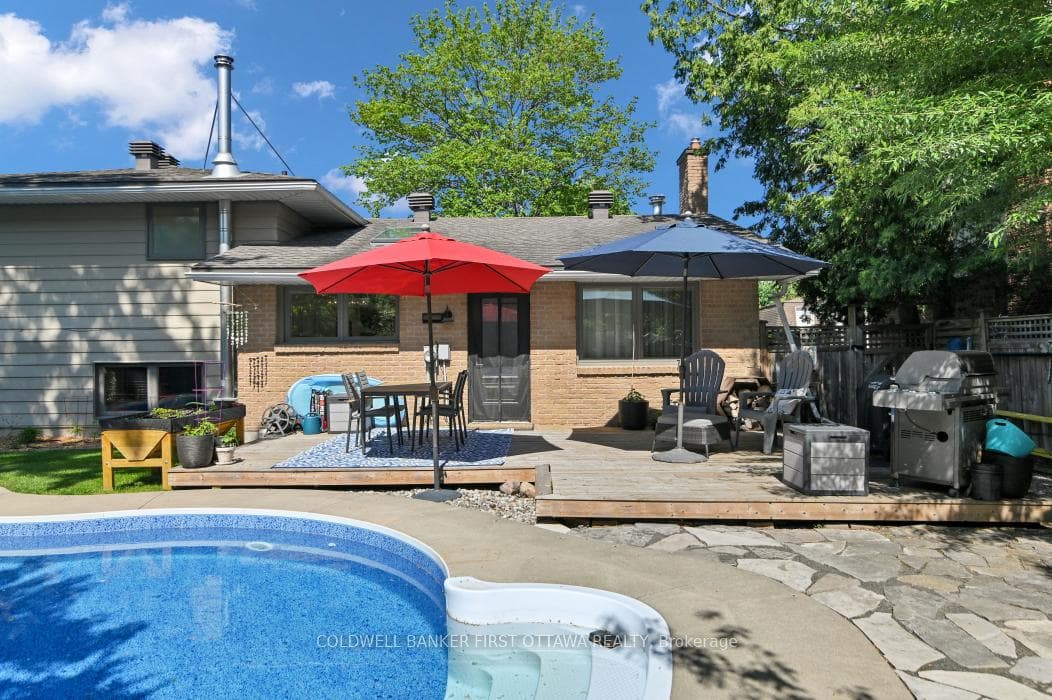 580 Duff Crescent photo 29