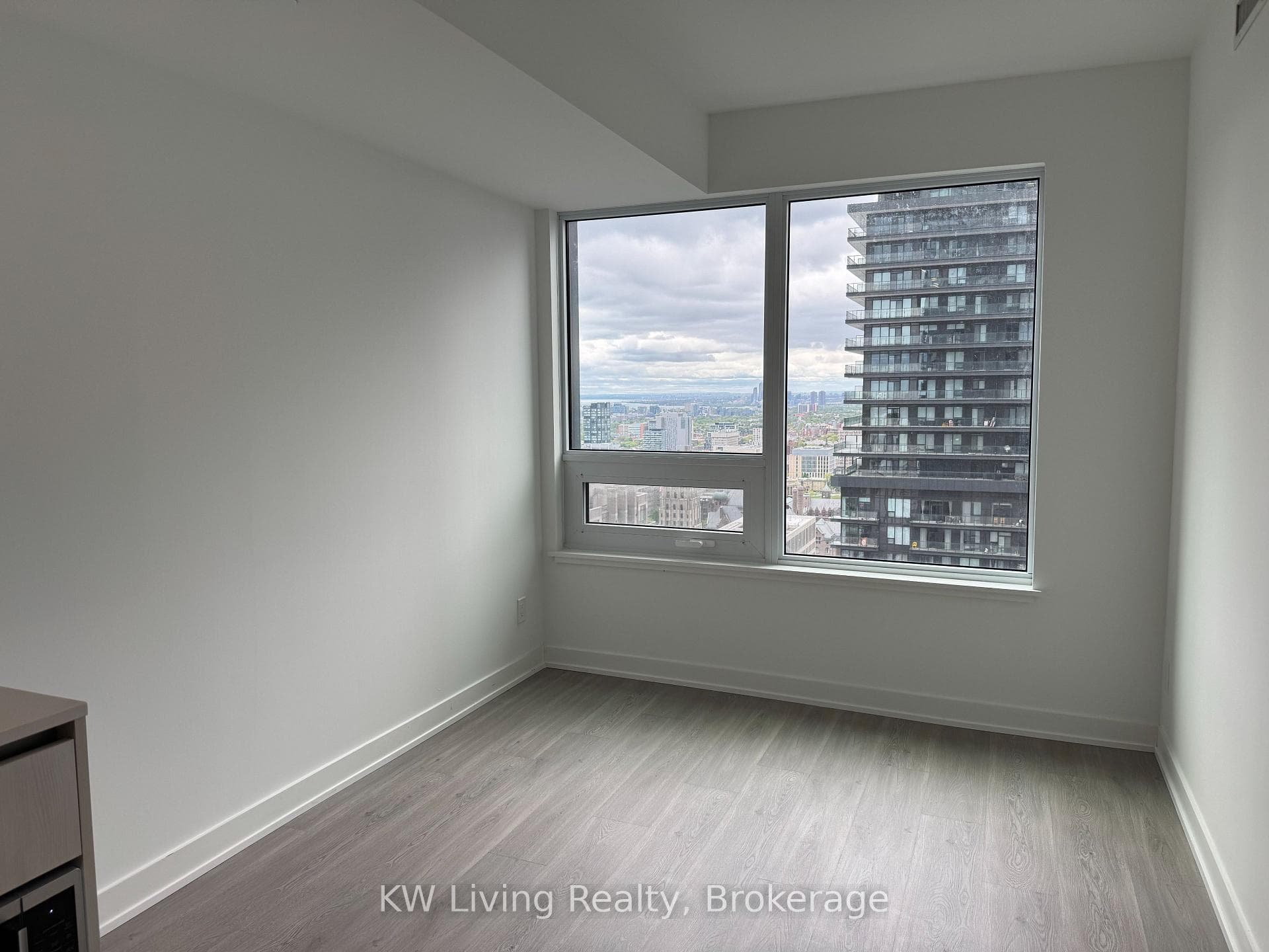 8 Wellesley Street Unit 4102 photo 17
