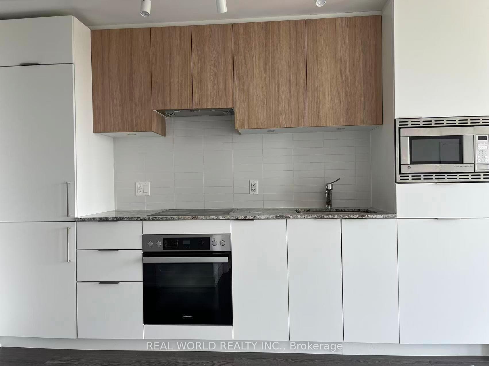 20 O'neill Road Unit 1221 photo 4