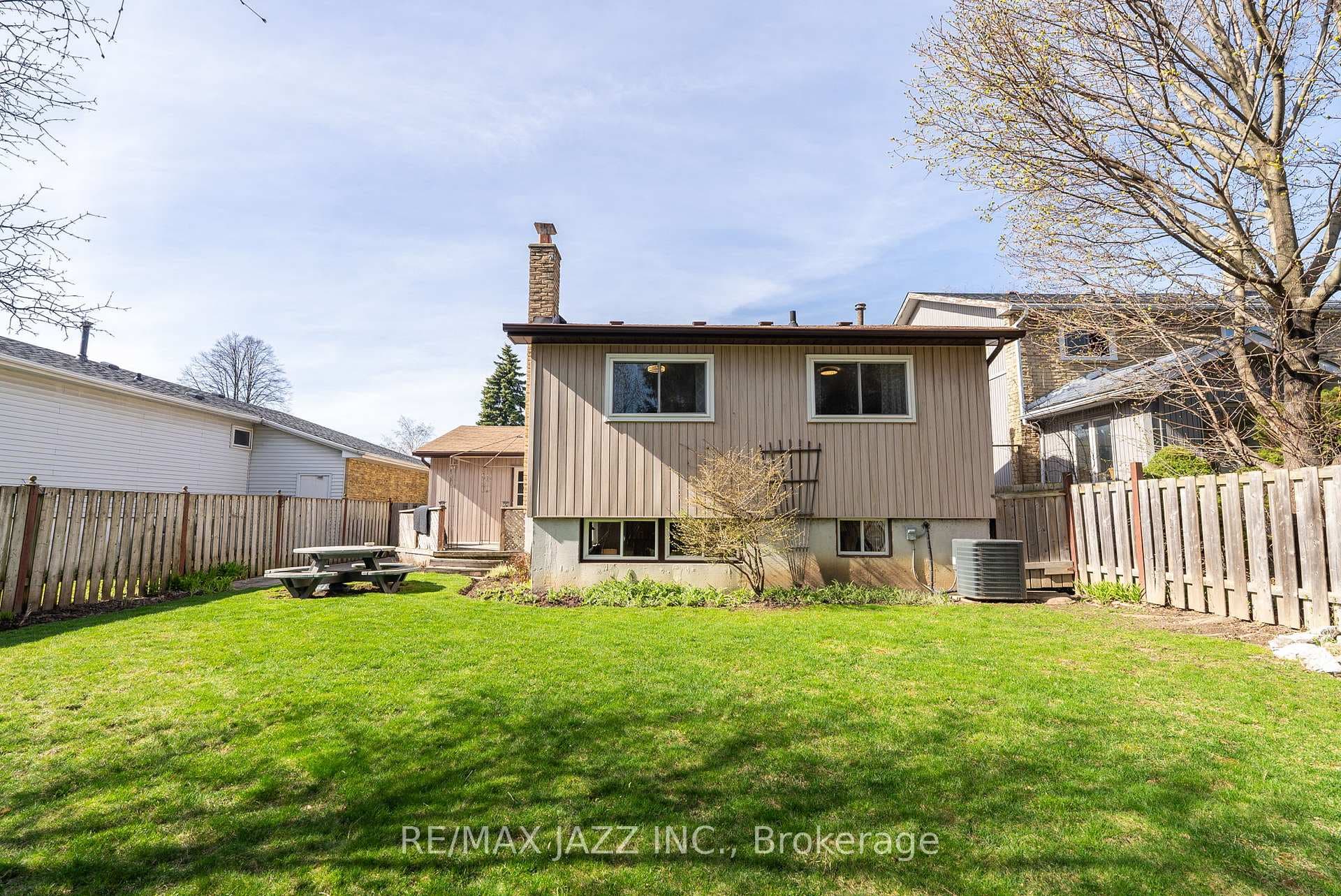 558 Bradley Drive photo 39