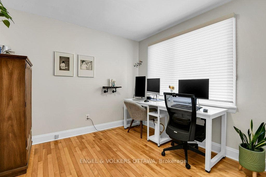 2565 Elmhurst Street photo 18