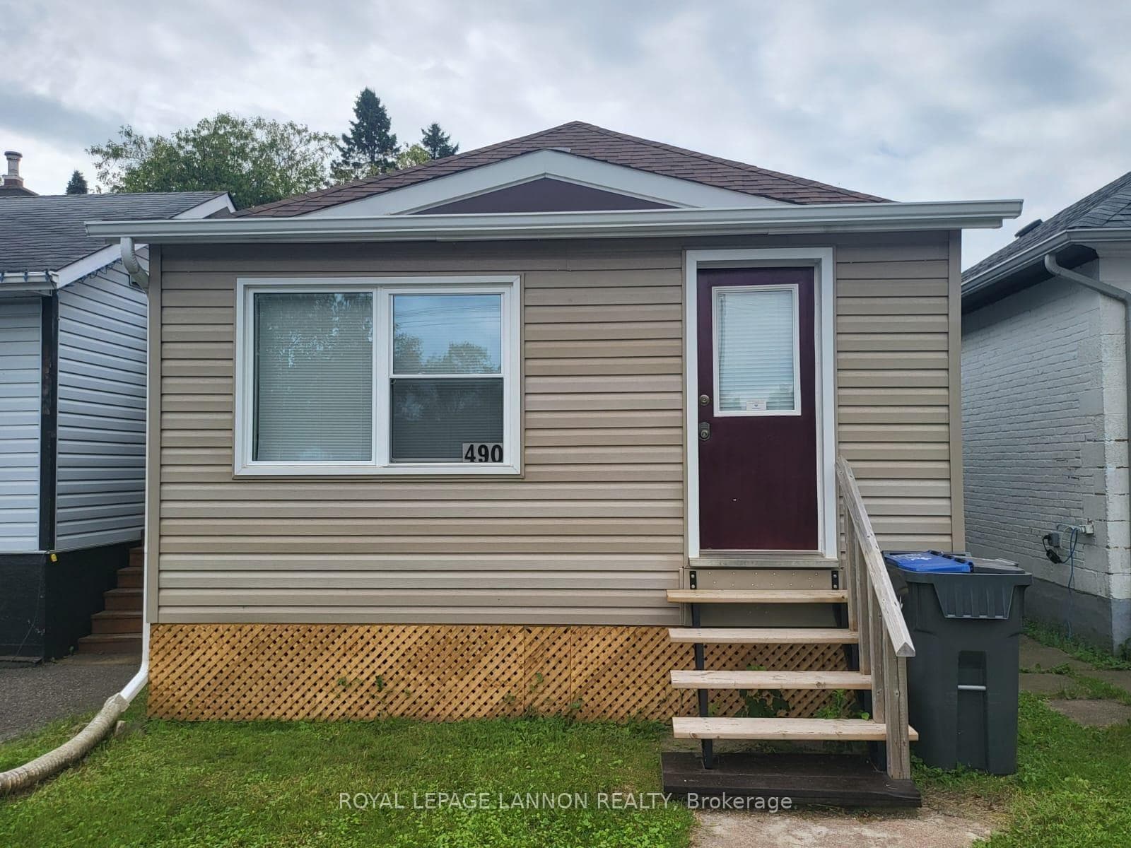 490 Empire Avenue photo 4