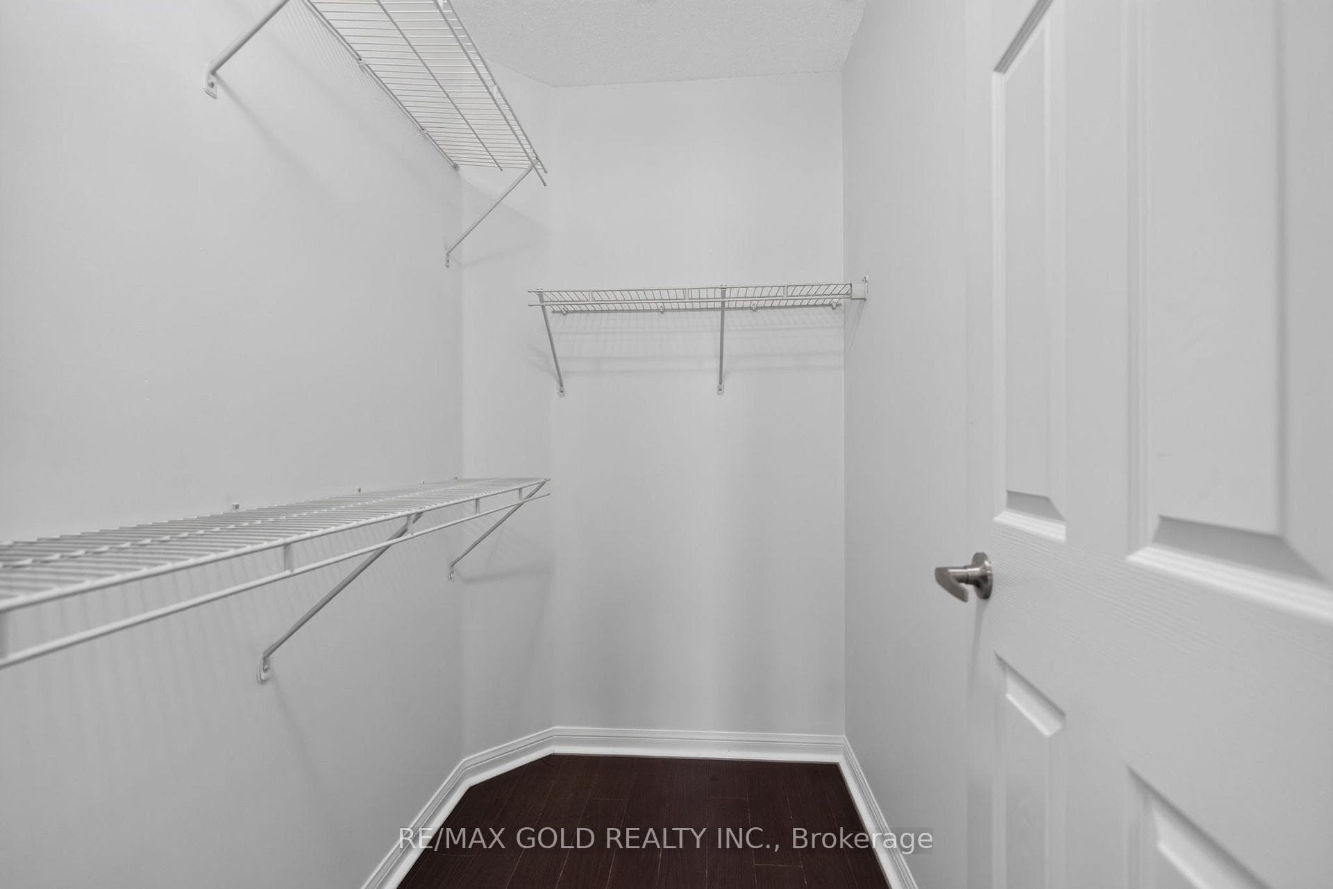 443 Cavanagh Lane photo 32