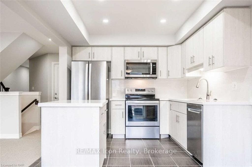 135 Acacia Avenue photo 33