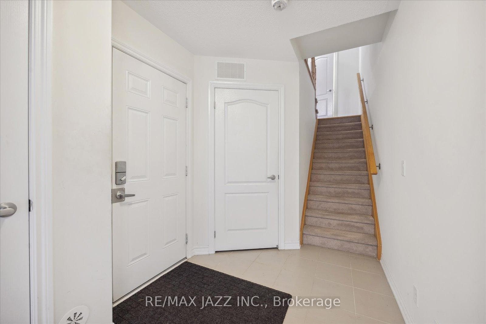 71 Far North Court photo 5