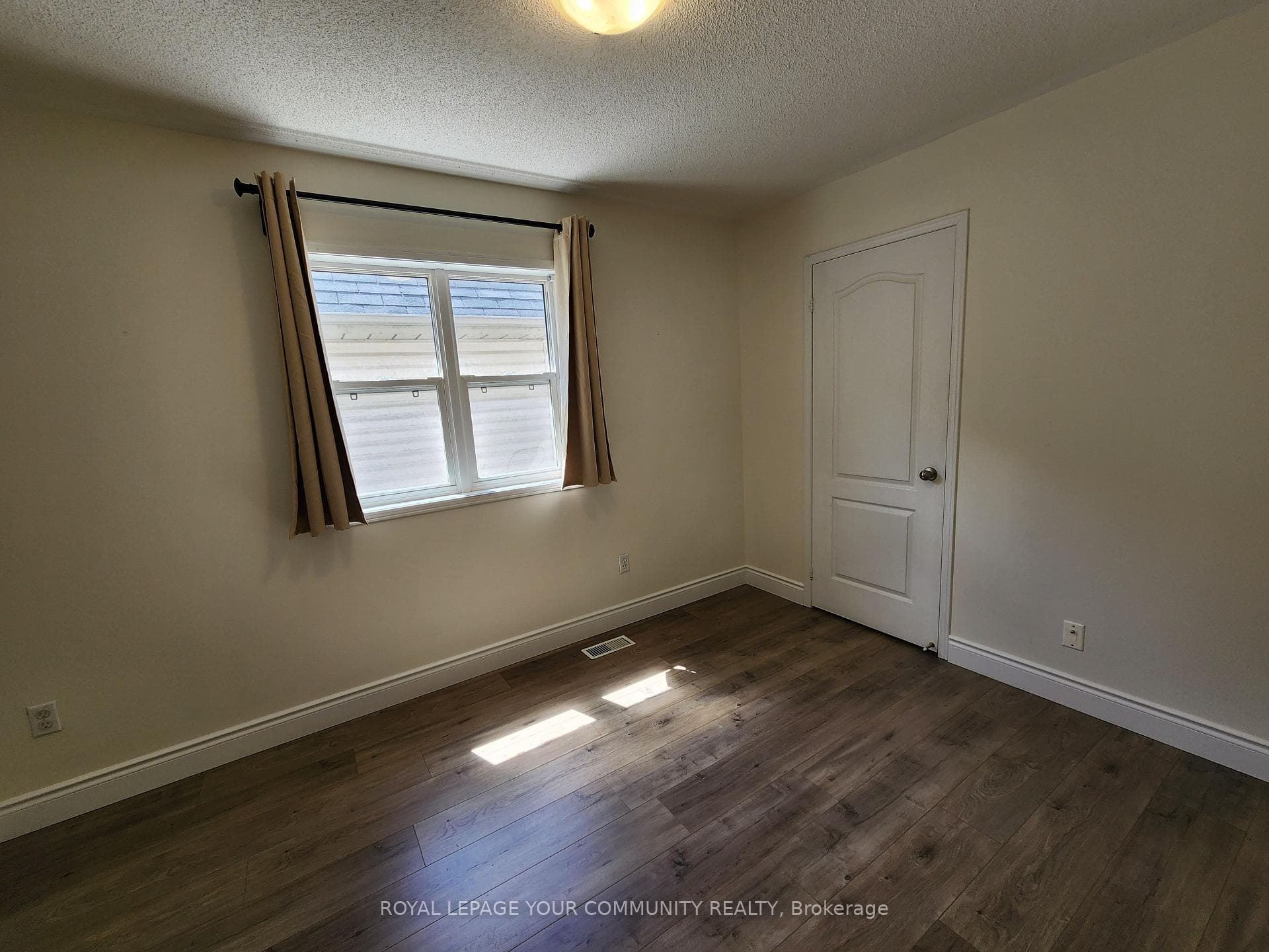 42 Woodroof Crescent photo 23