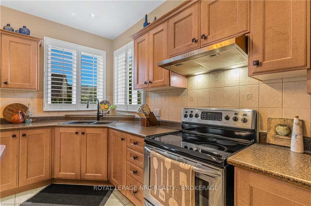 178 DOON MILLS Drive photo 17