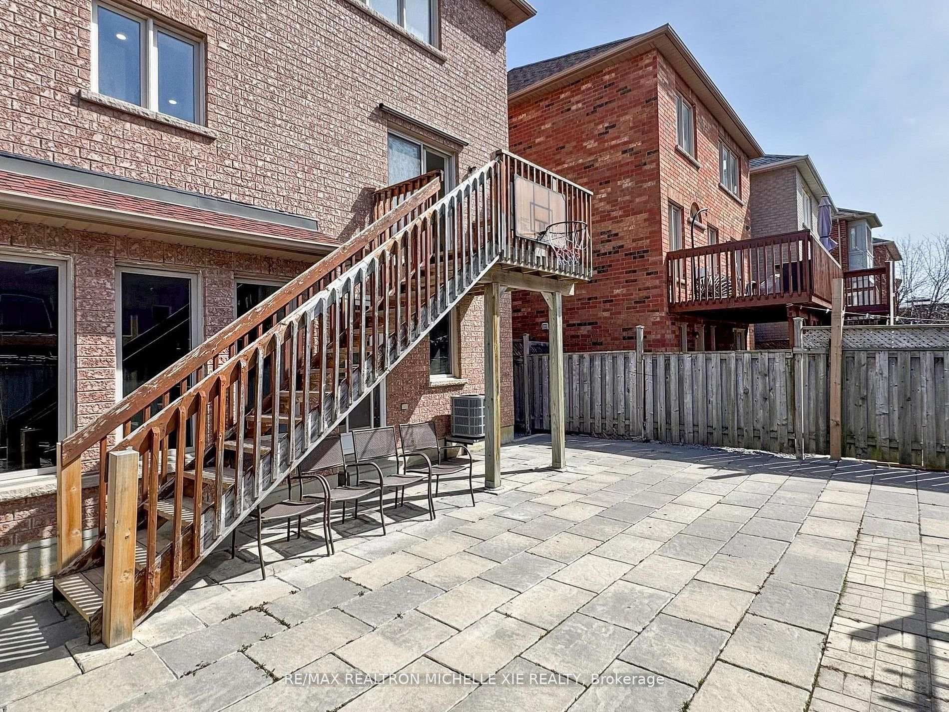 174 Wharnsby Drive photo 31