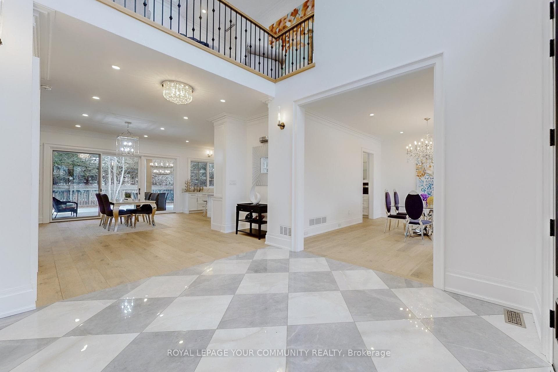 1427 Lakeshore Road photo 3