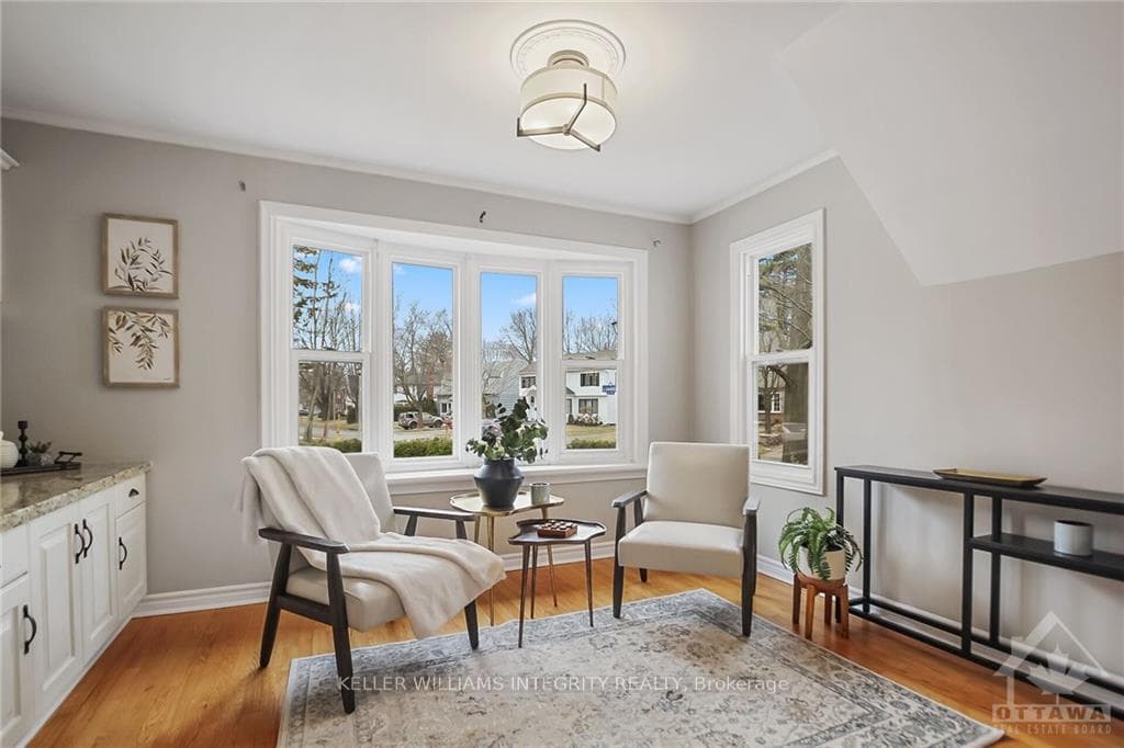 760 LONSDALE Road photo 15