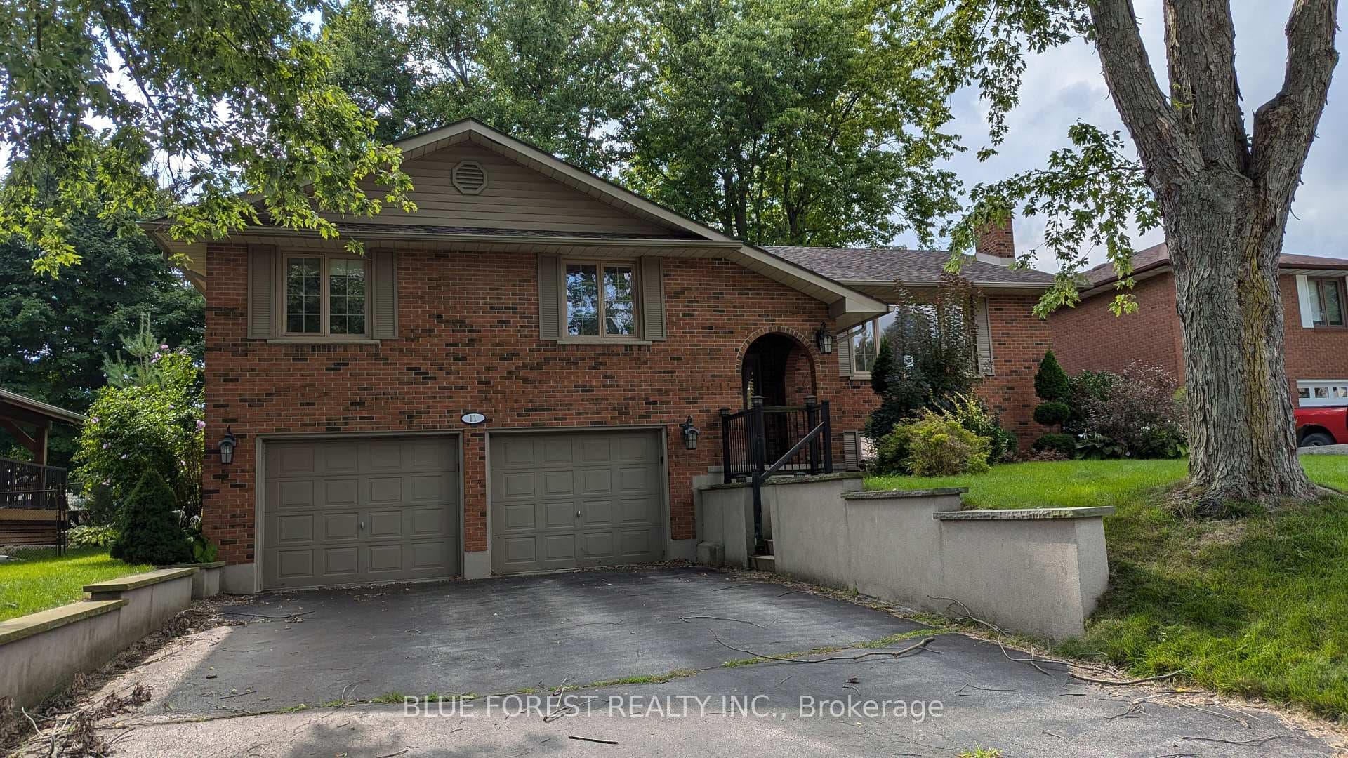 11 Cardinal Court photo 2