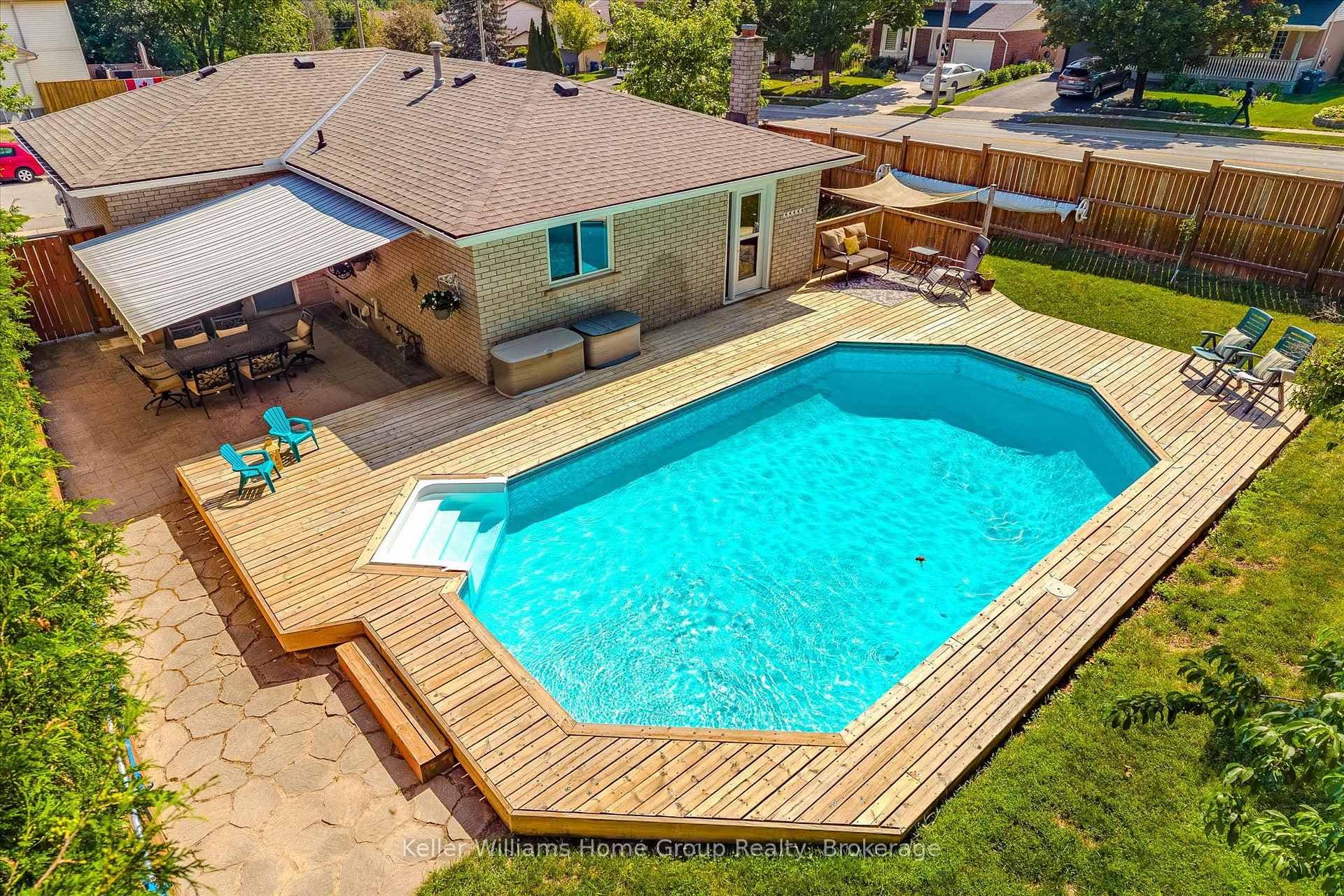 51 Dunhill Crescent photo 36