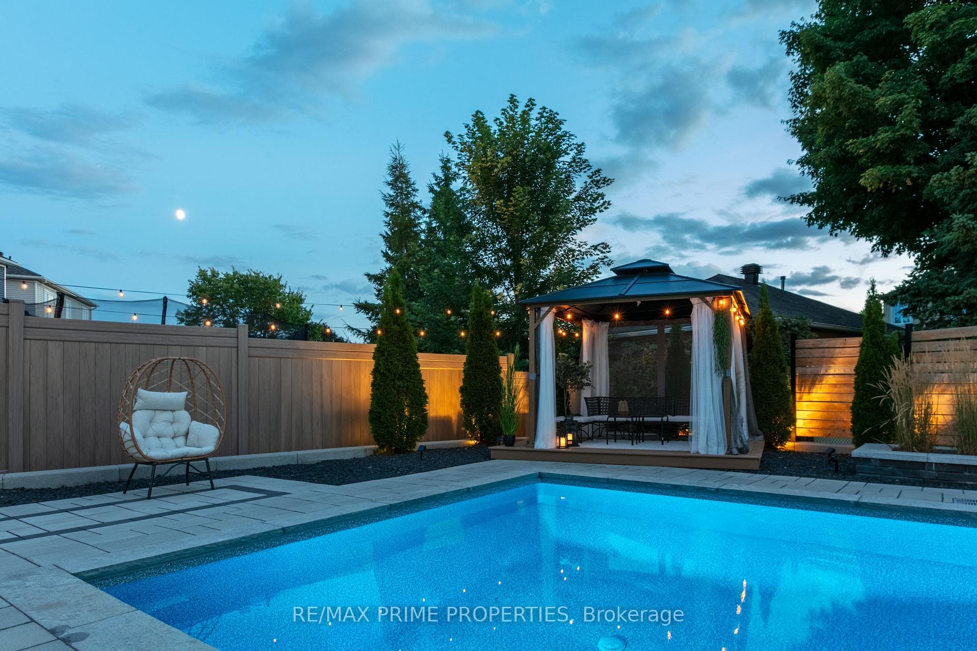 148 Aubrais Crescent photo 37