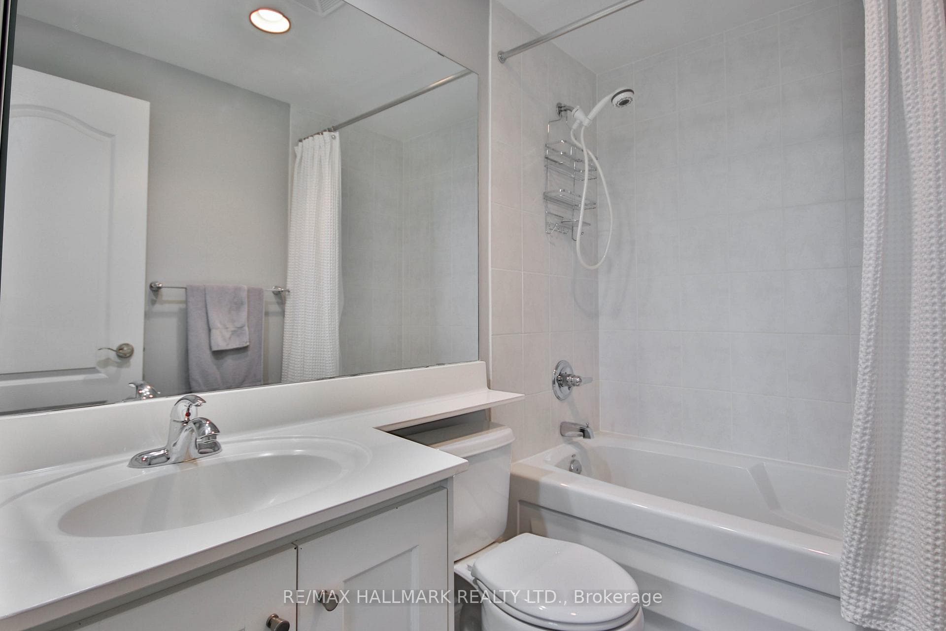 319 Merton Street Unit 704 photo 18
