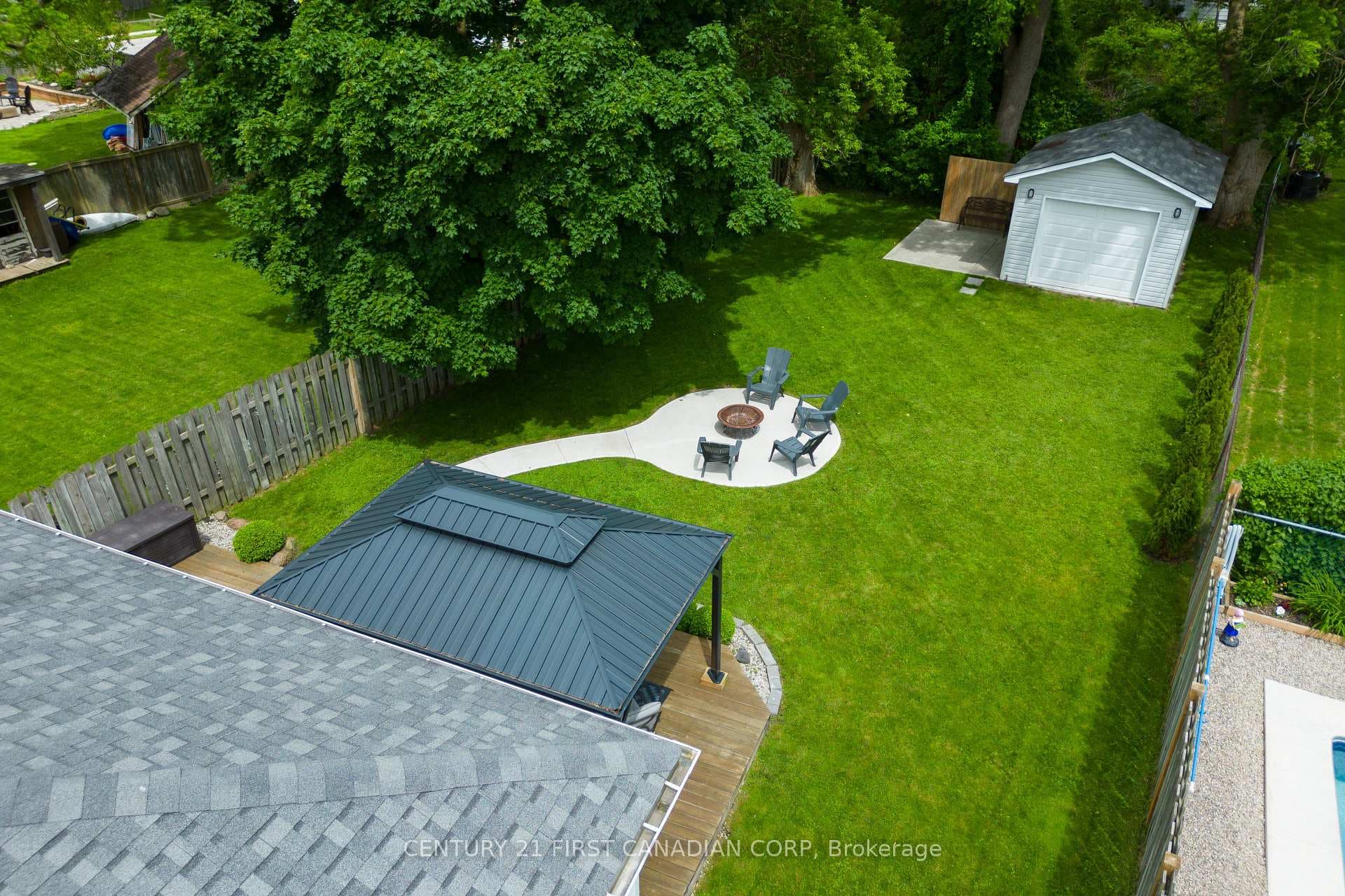 4020 Catherine Street photo 30