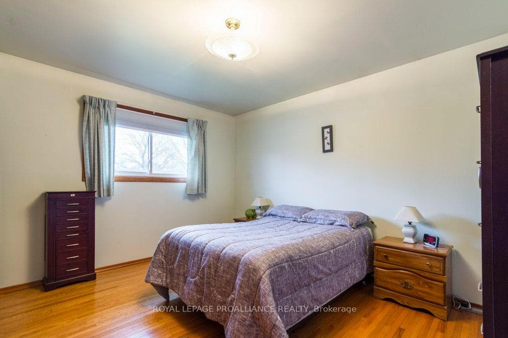 262 BARRETT Boulevard photo 13