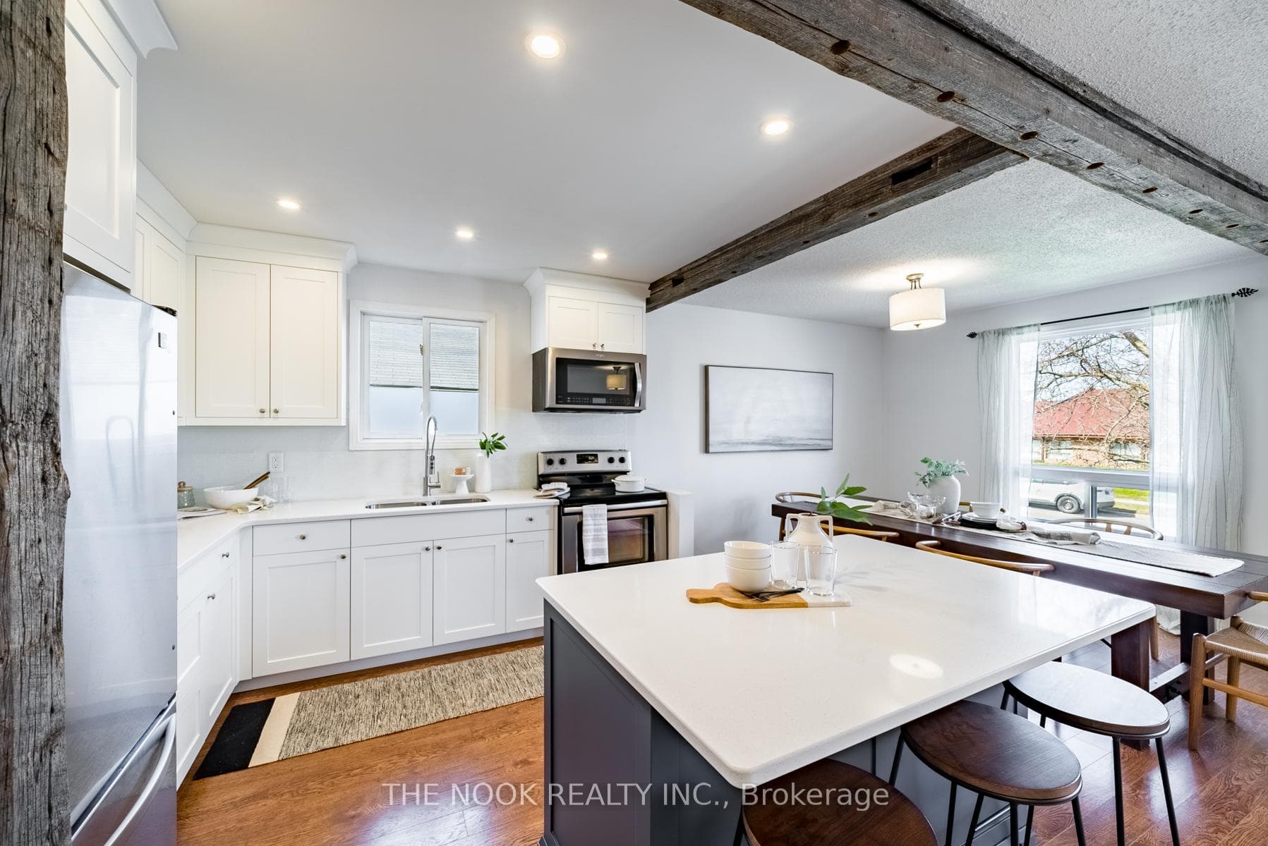 233 Mary Street photo 6
