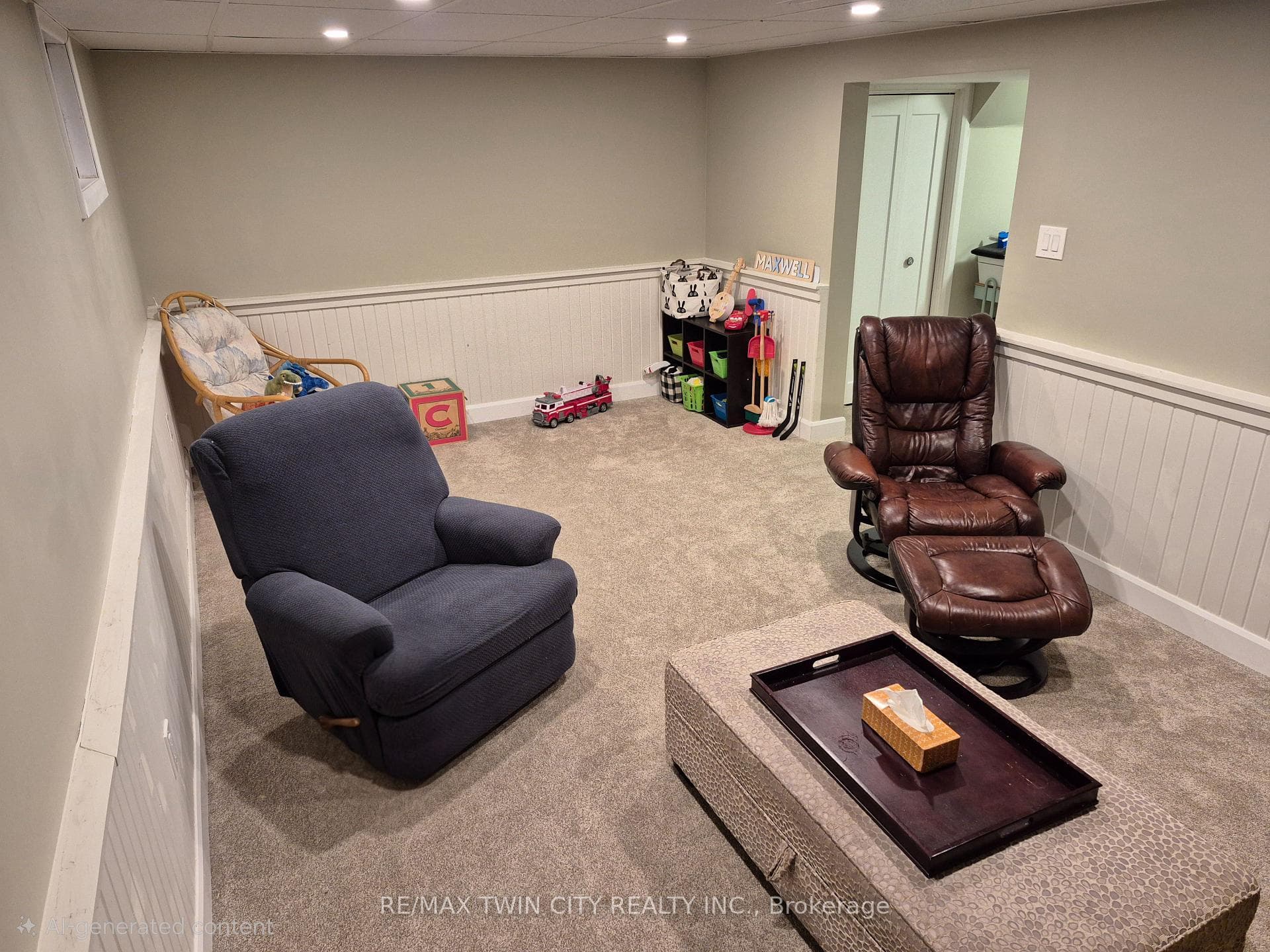 384 Pioneer Drive photo 20