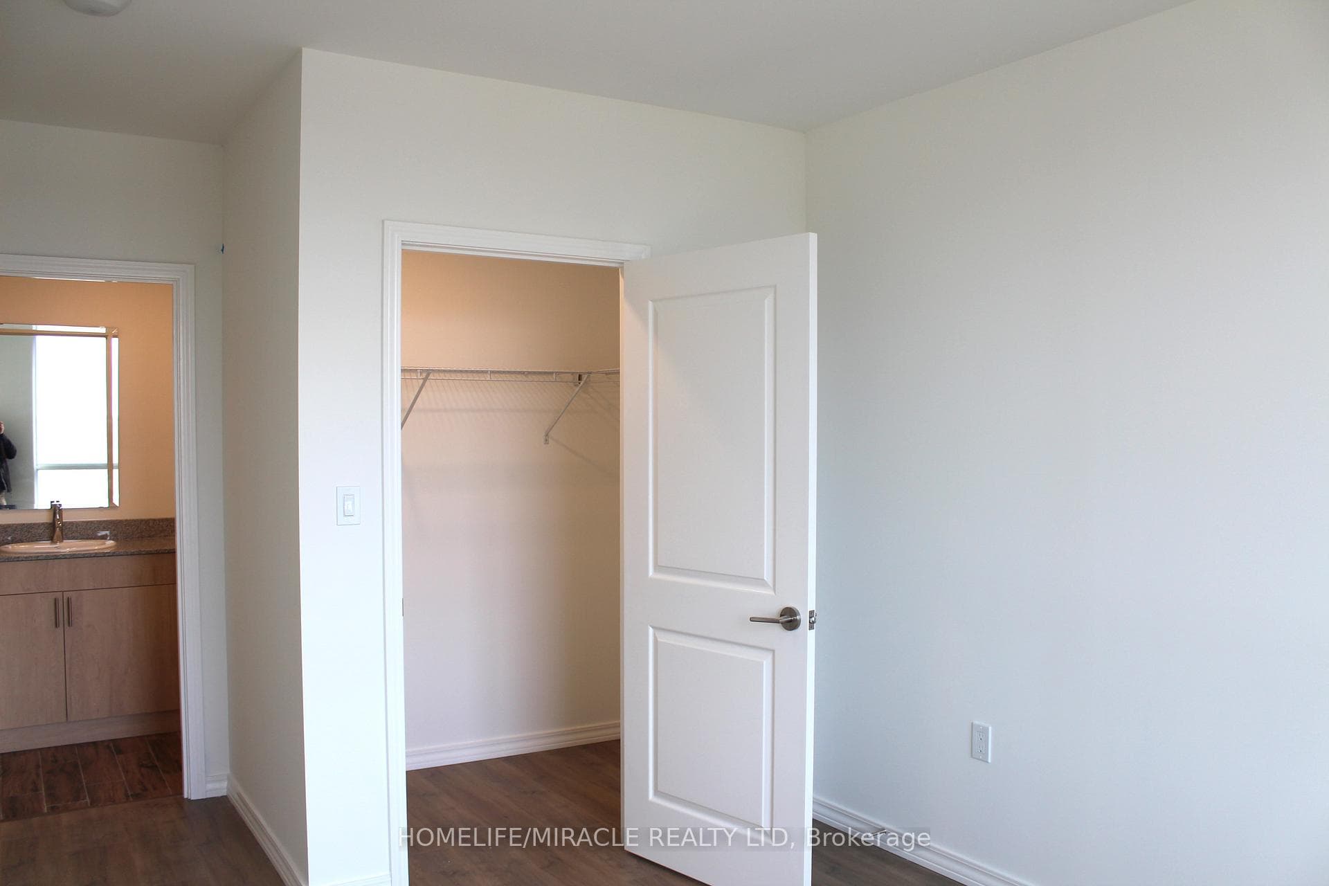 1098 Paisley Road Unit 613 photo 12