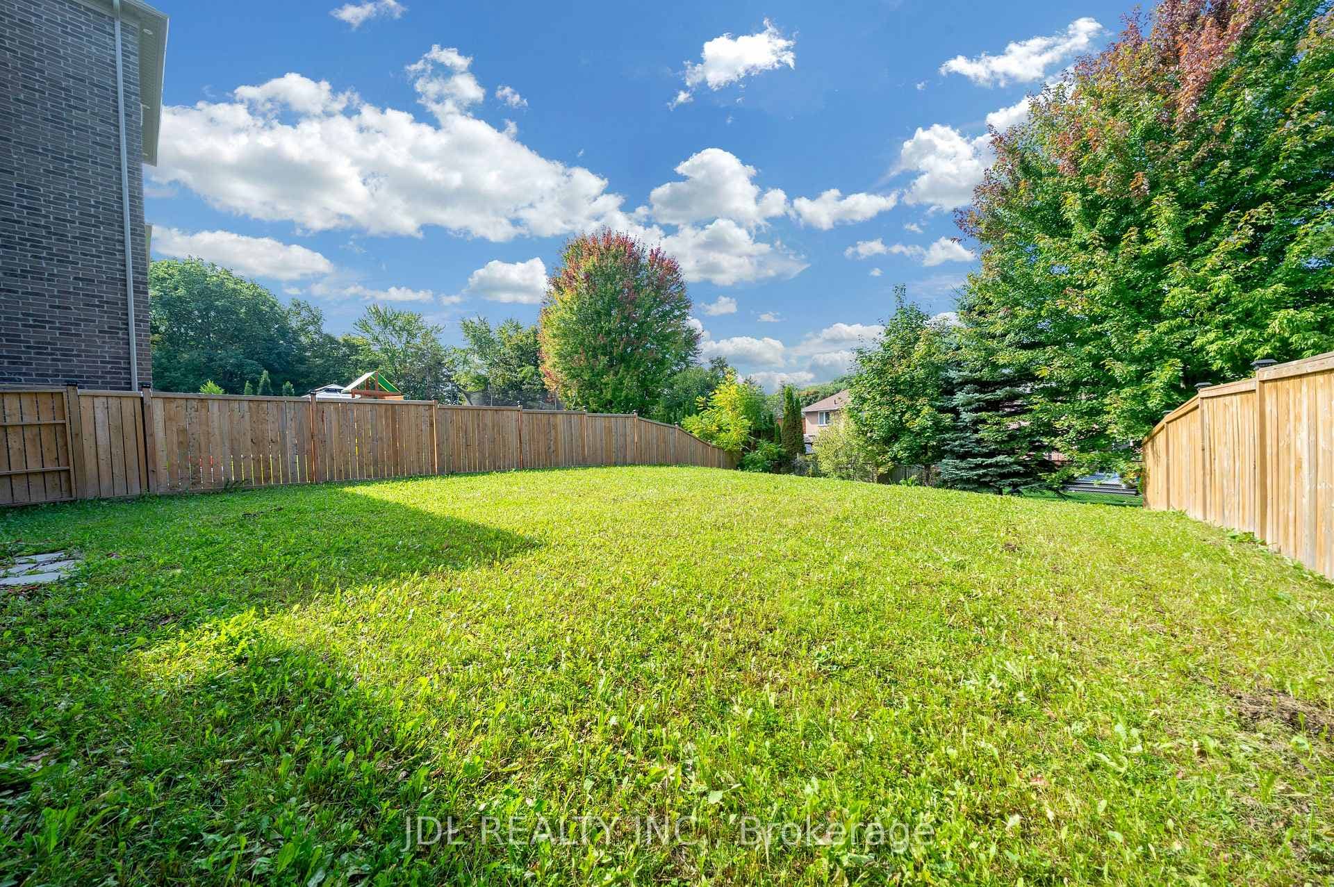 24 Forest Edge Crescent photo 48