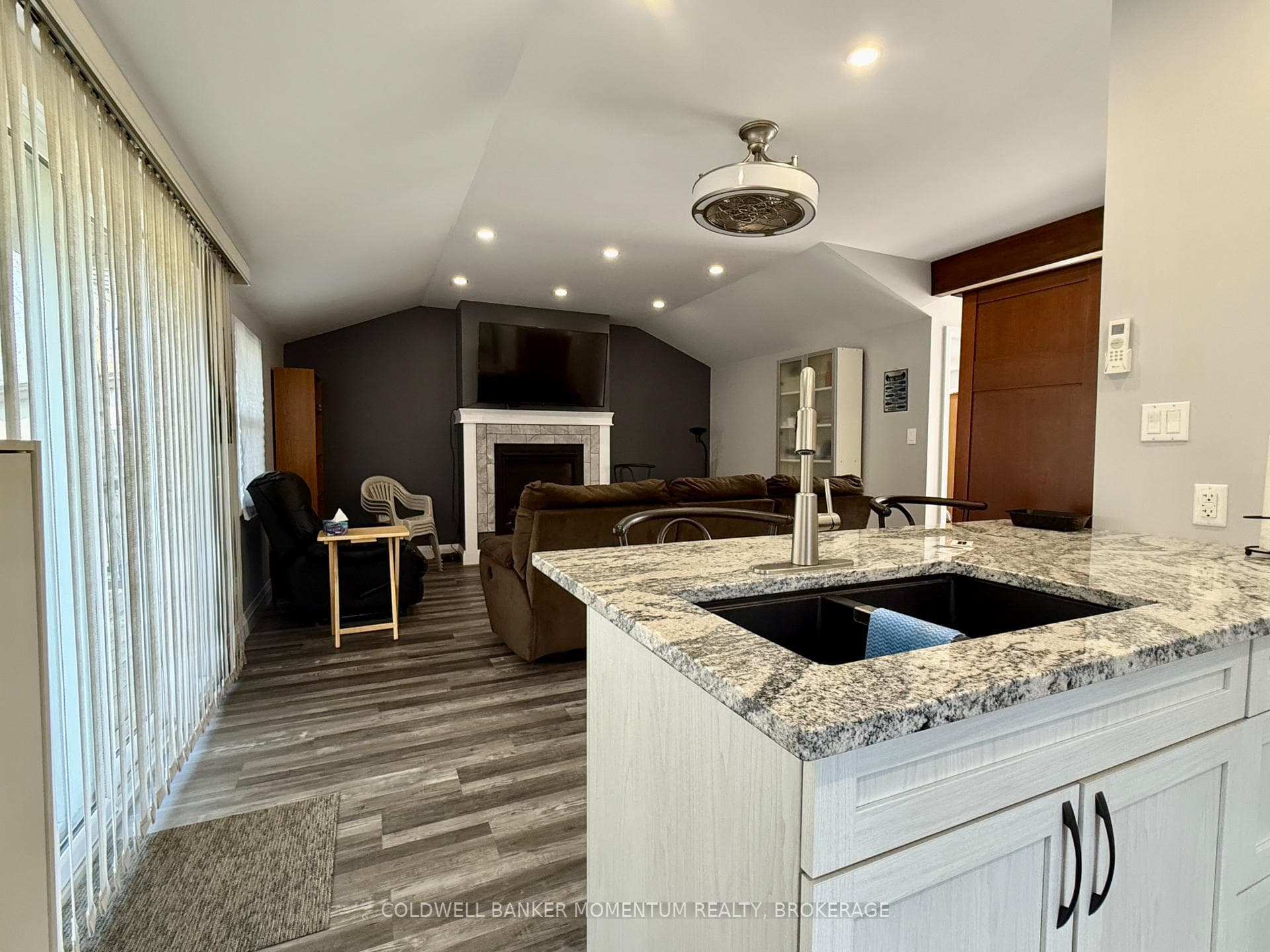 20 Fourth Avenue photo 21