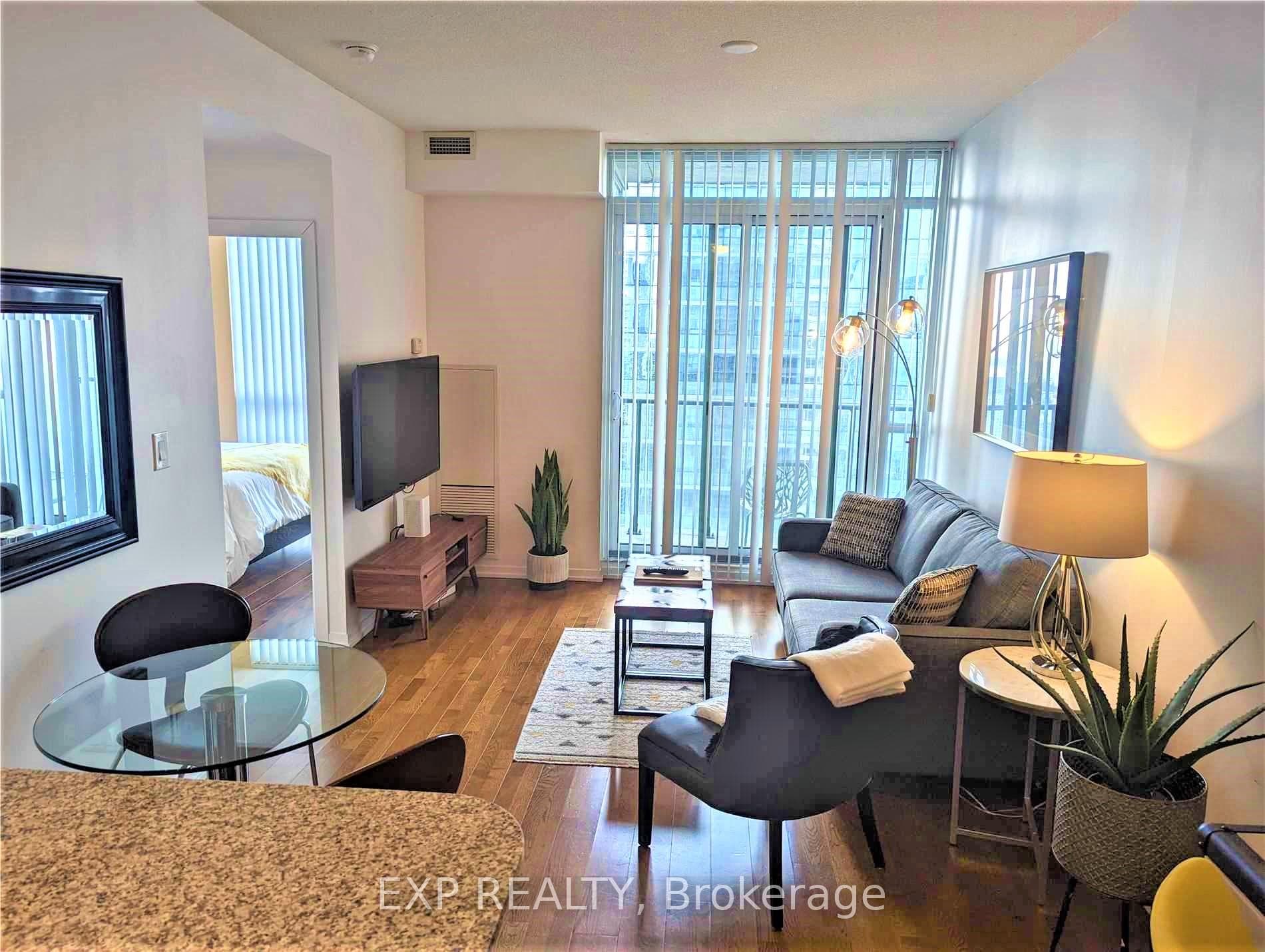 65 Bremner Boulevard Unit 4002 photo 15