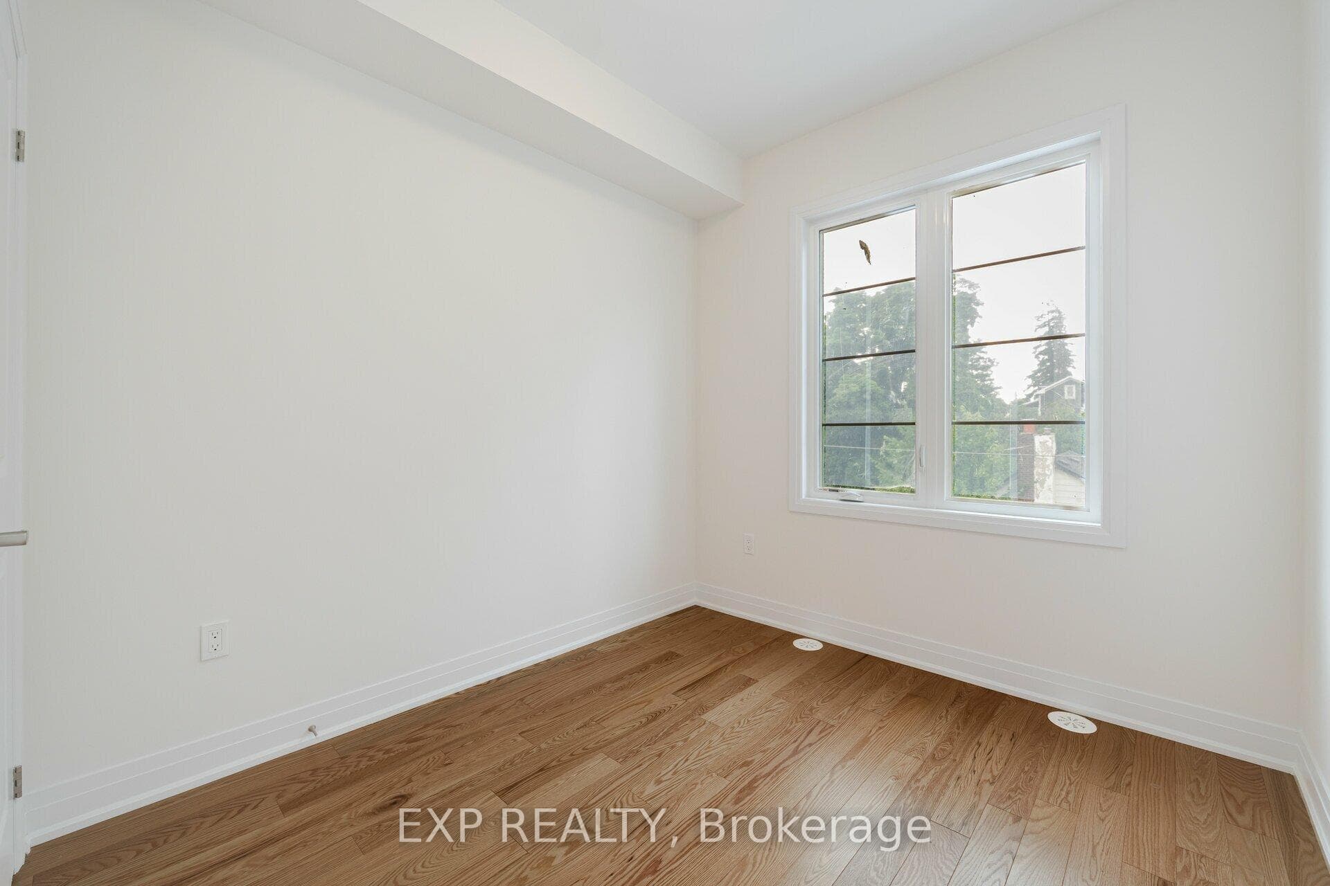 209 Wyndham Street photo 28