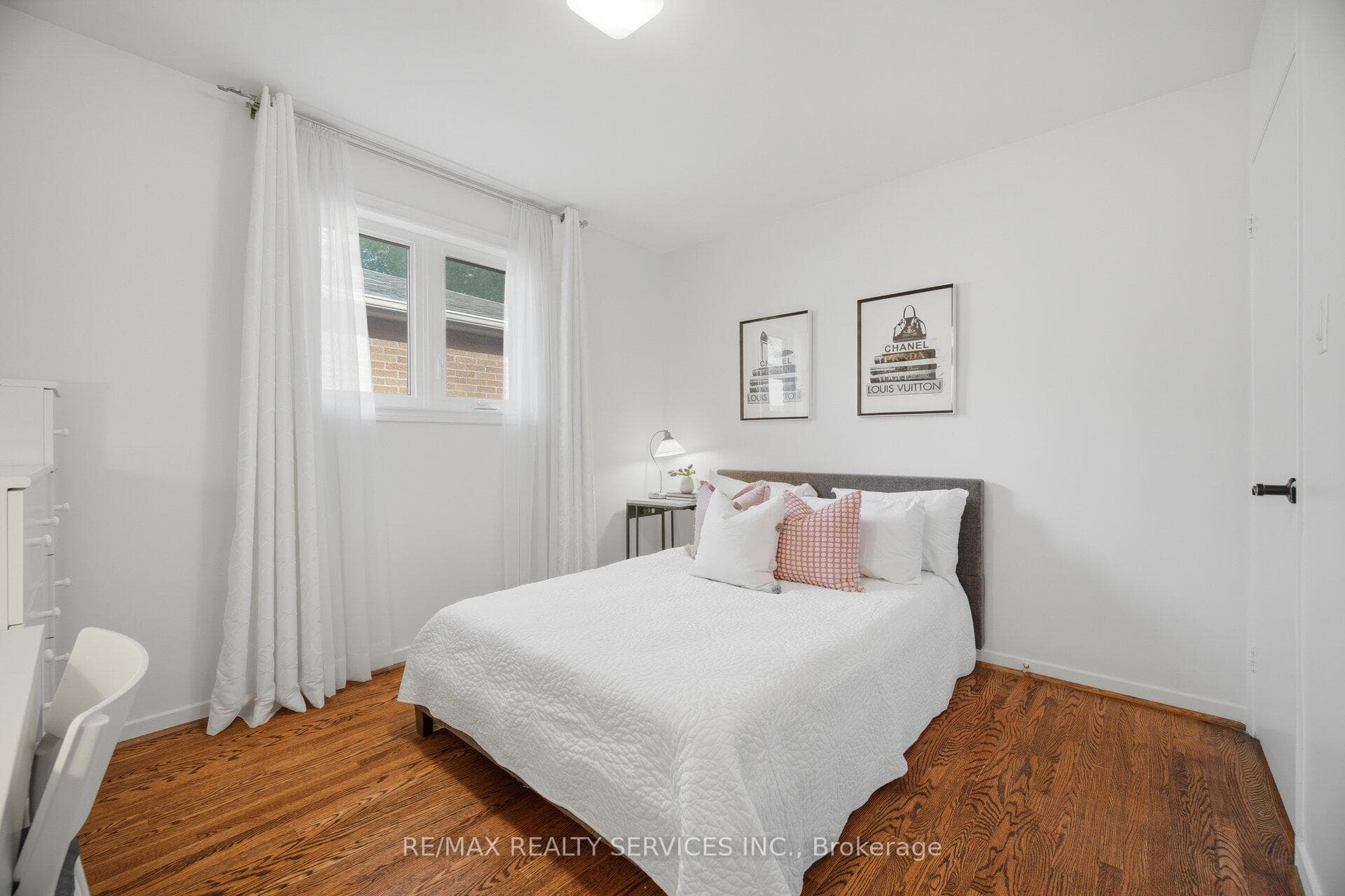 133 Romfield Circuit photo 25