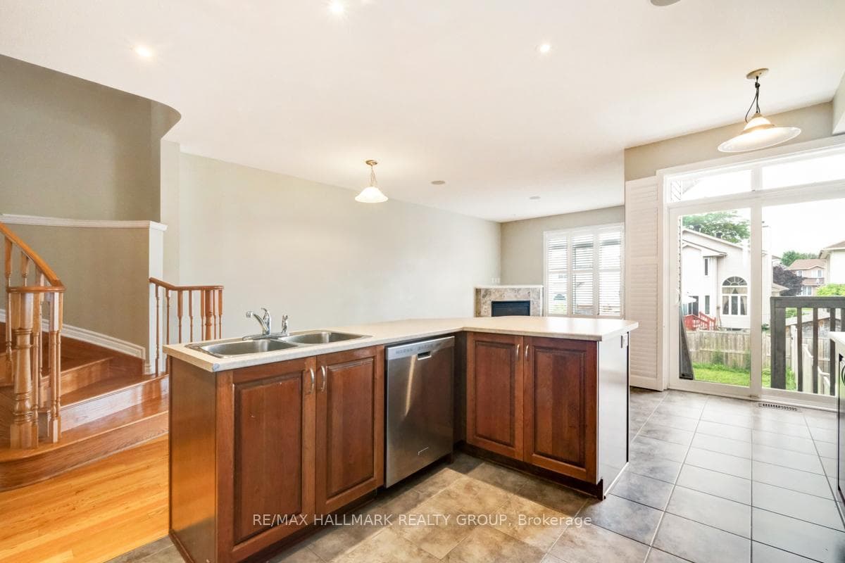 314 Kingbrook Drive photo 17