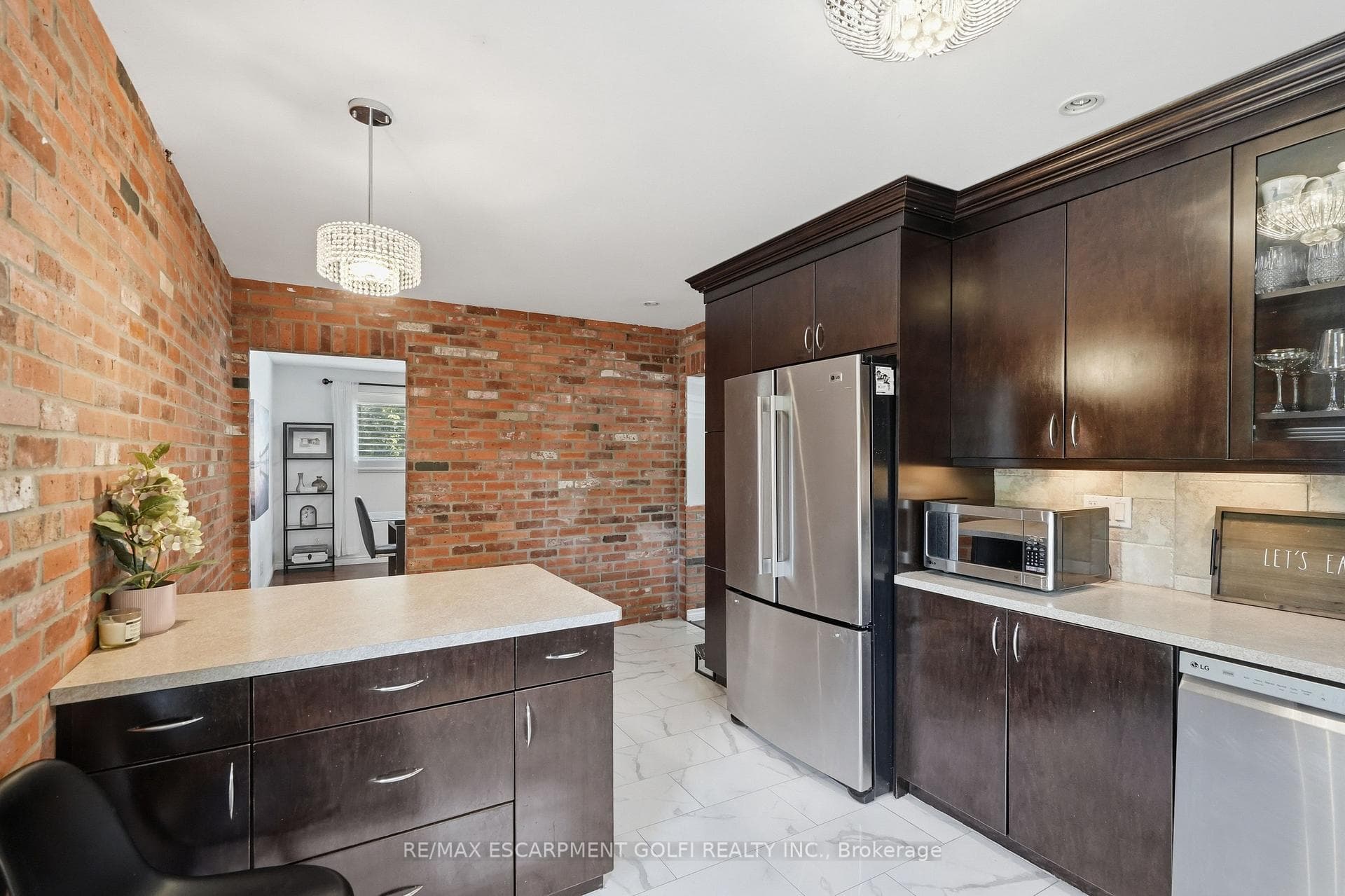33 Debora Drive photo 12